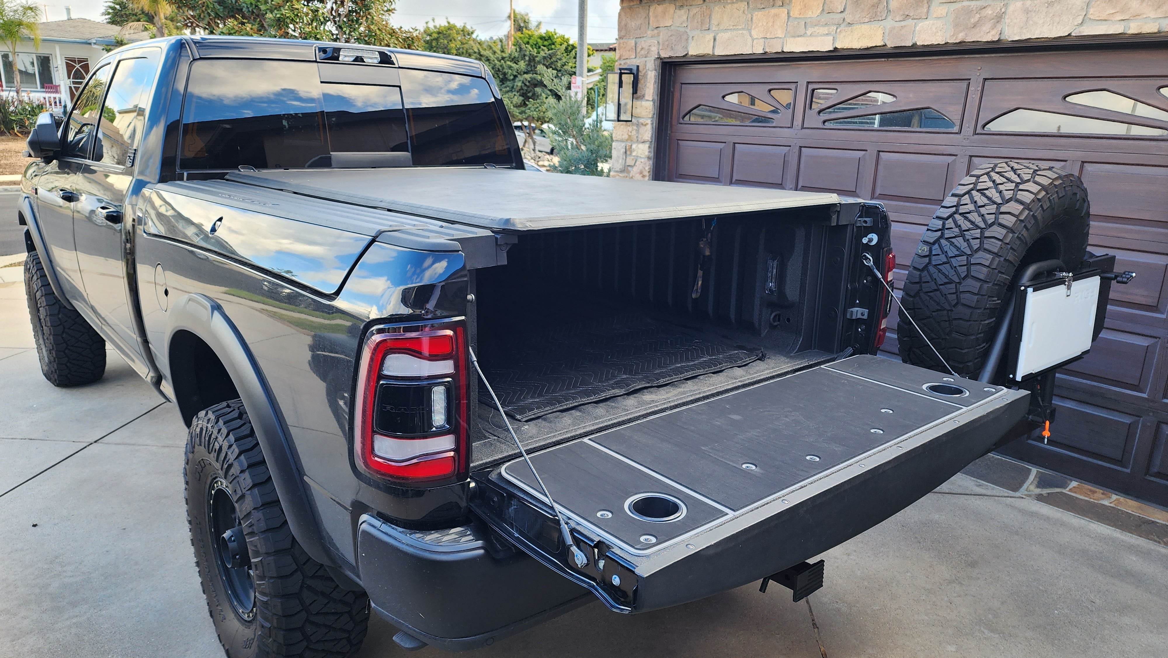 BillieBars Tailgate Cover – RAM (1998–Current)