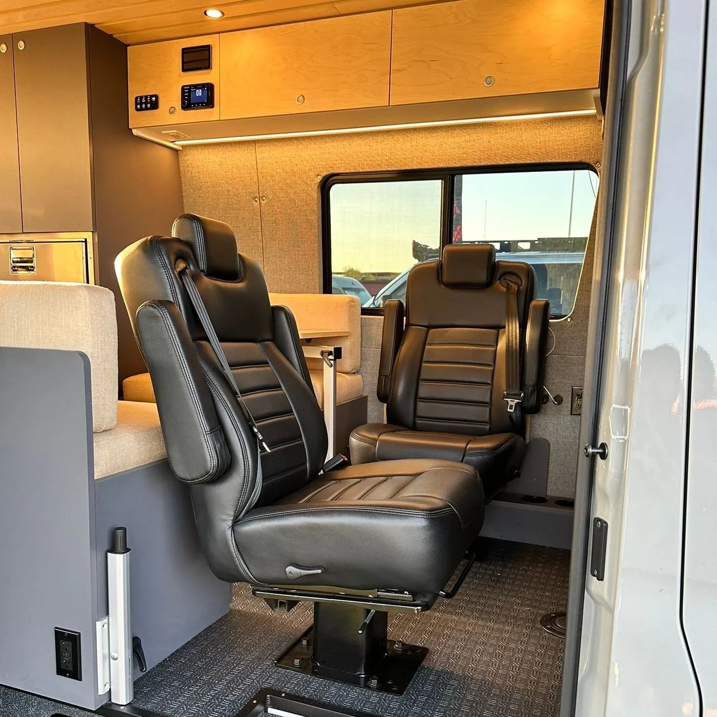 JMG Systems Nex-Gen Swivel Captain Chair + Mounting Kit