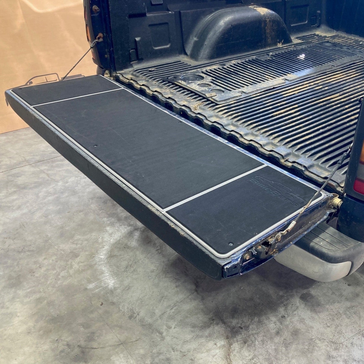 Universal Full Size Truck Tailgate Cover Kit