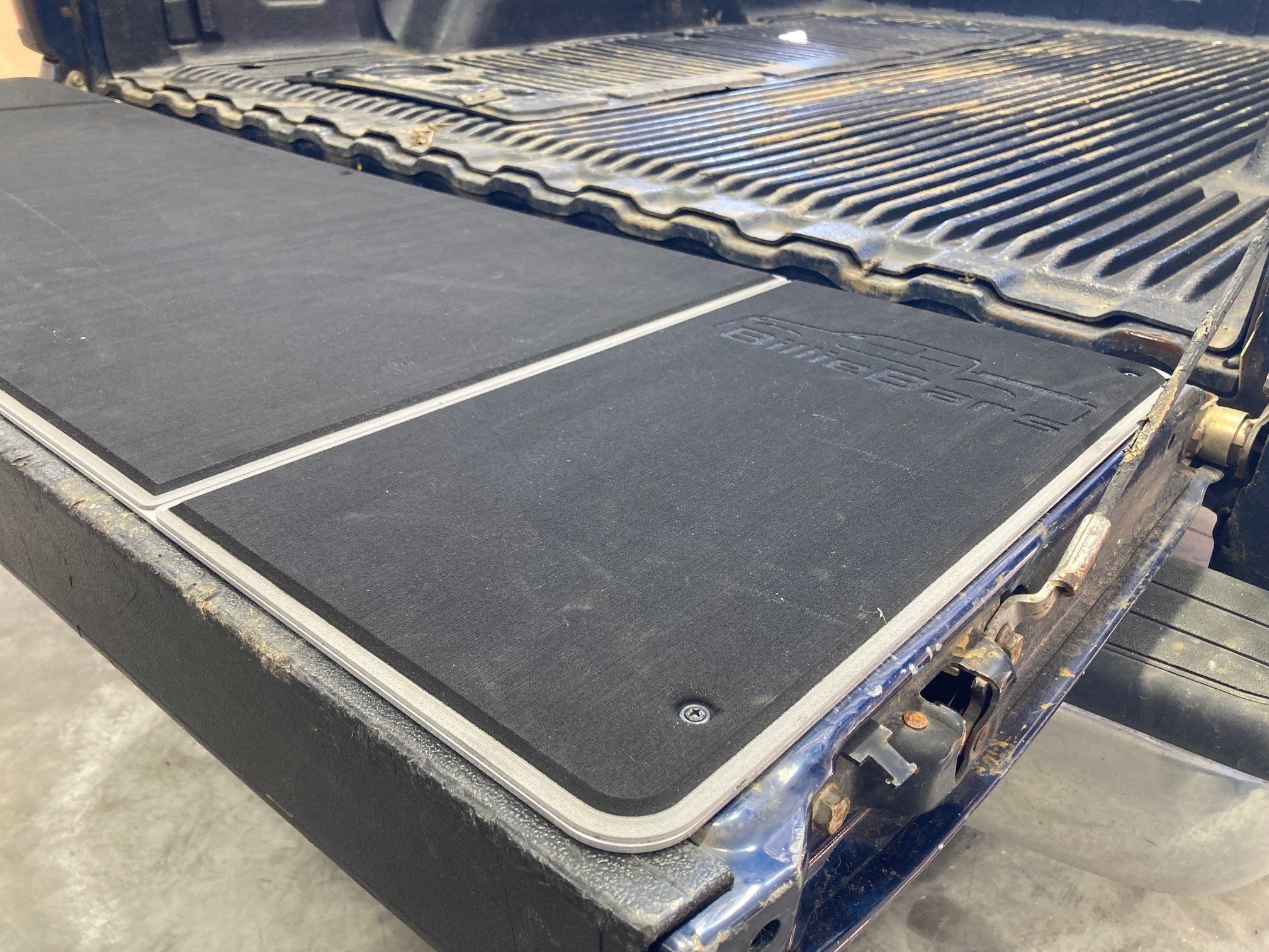 BillieBars -Silverado/Sierra 1500, 2500, 3500 Tailgate Cover (1988-2006)