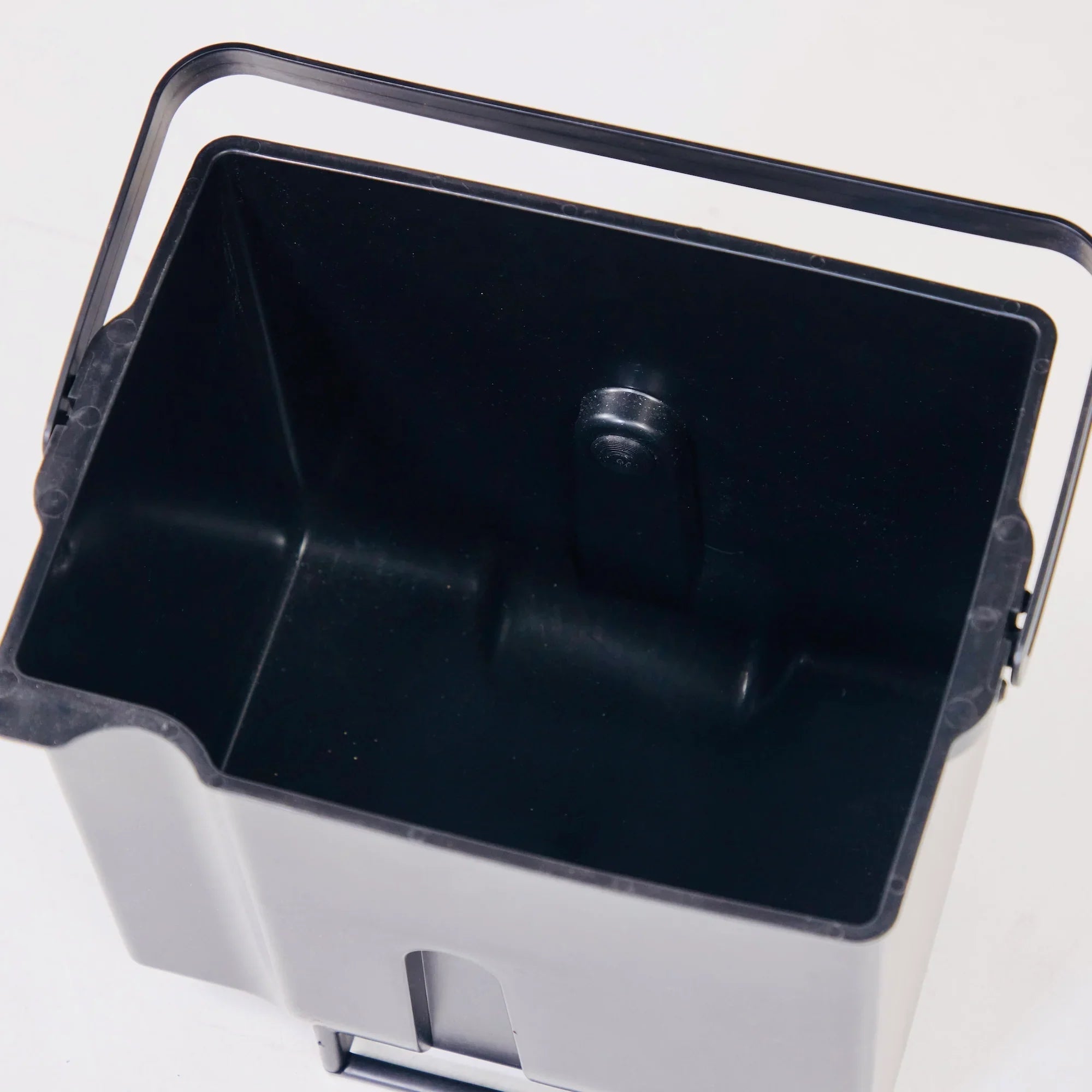 3.9 Gallon Solids Bin – Without Agitator