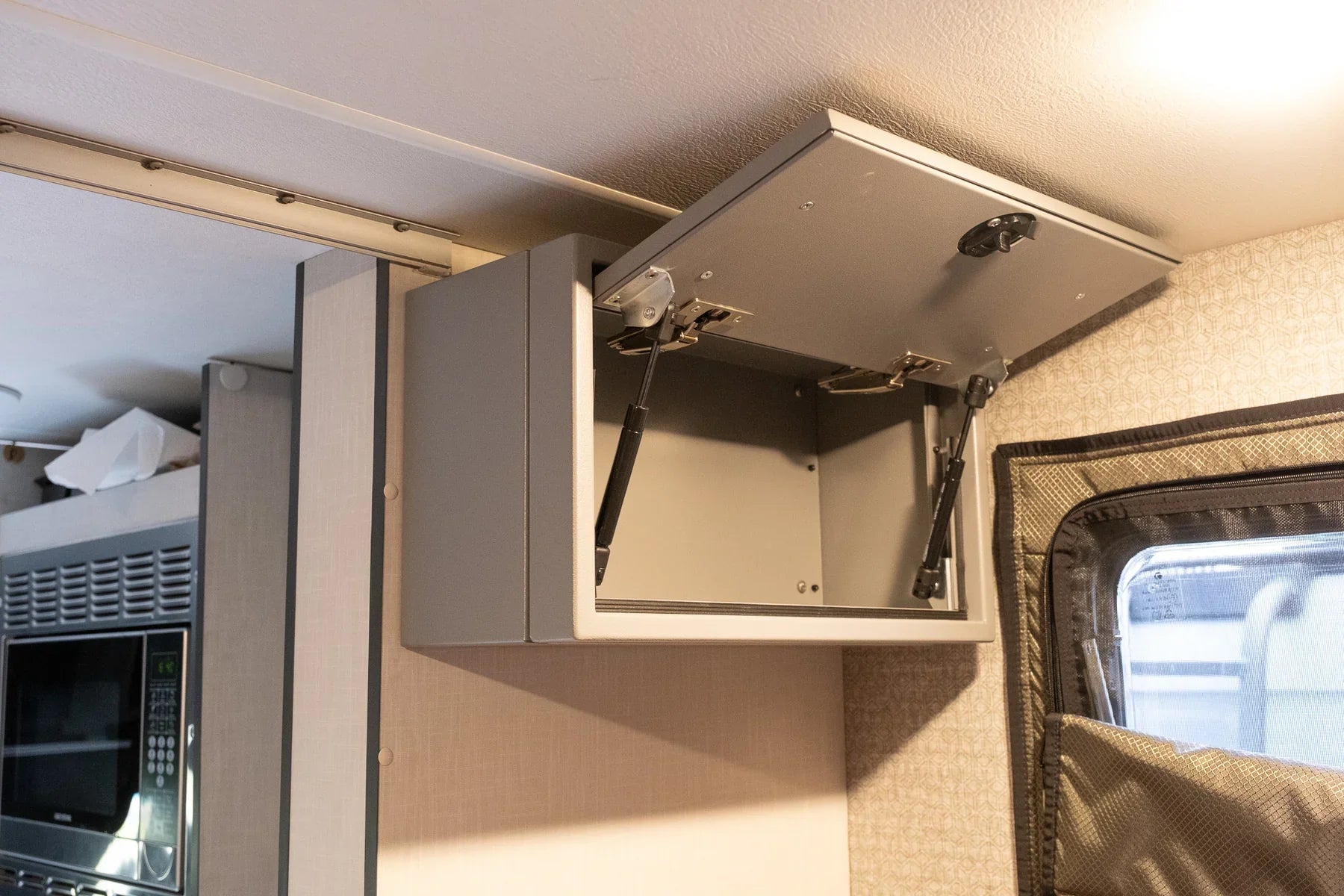 Van Wife Components 20" Ekko Upper Cabinet – Foot of Bed (Powder Coated Aluminum)