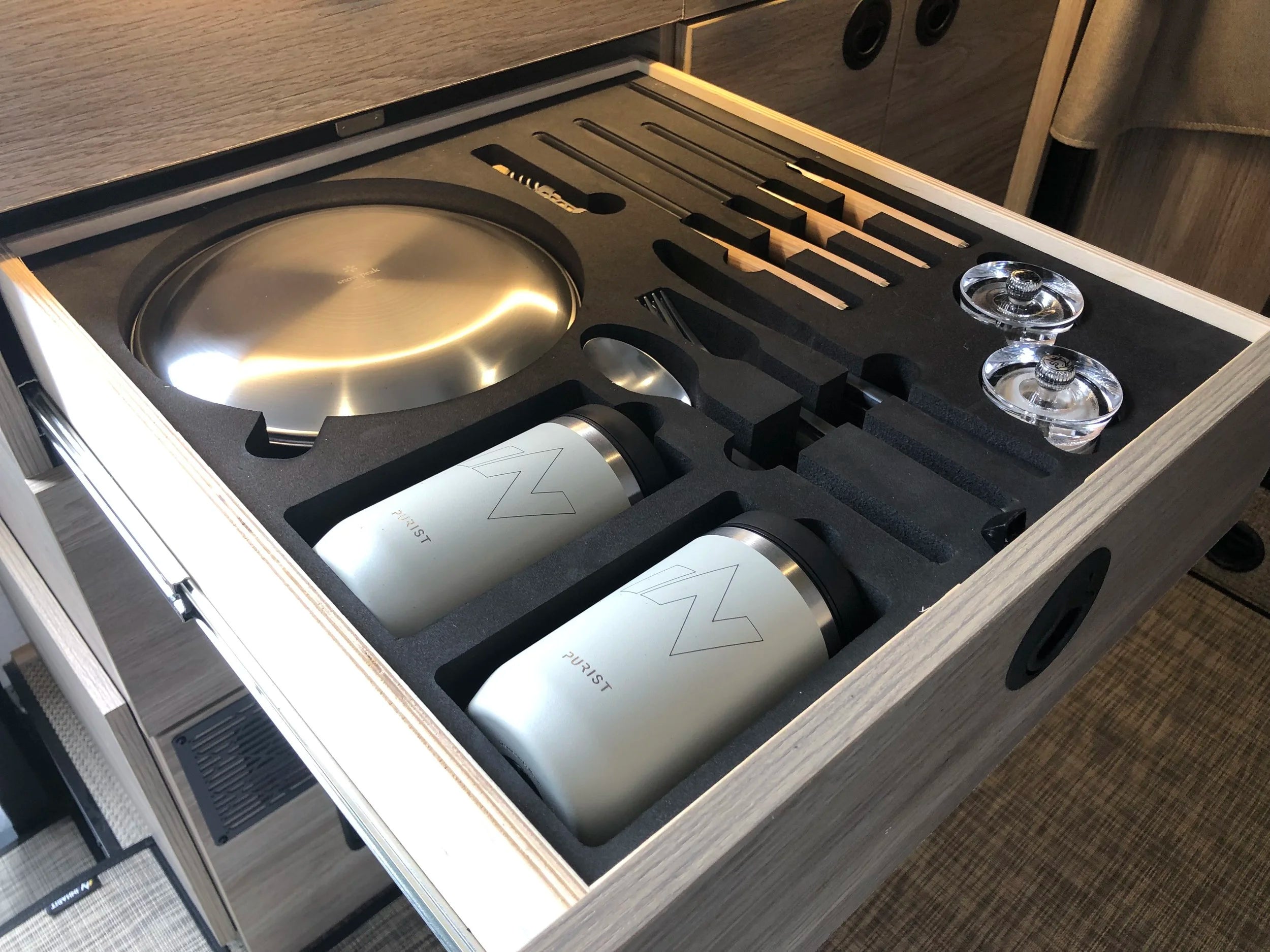 Sprinter Chassis Ekko 2-Person Drawer Set