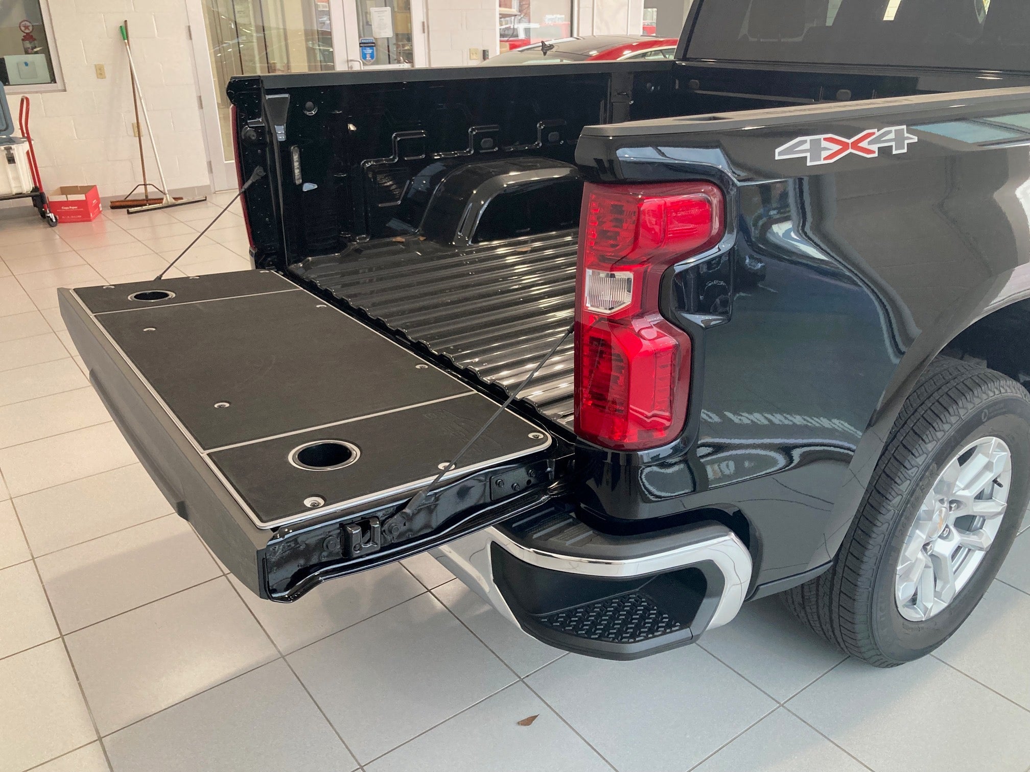 BillieBars Tailgate Cover – Silverado / Sierra 1500 (2019+)