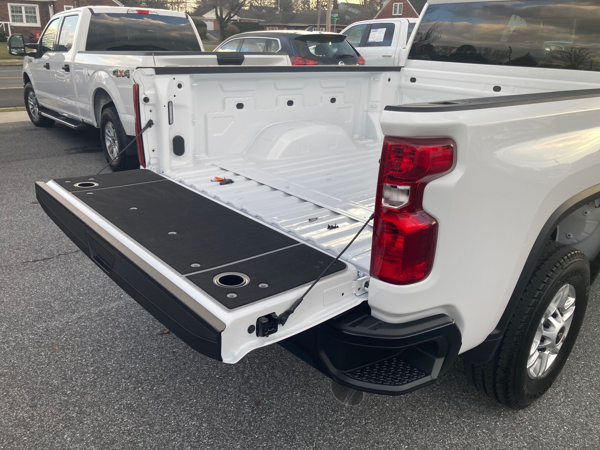 BillieBars Tailgate Cover – Silverado / Sierra 2500, 3500 (2019+)
