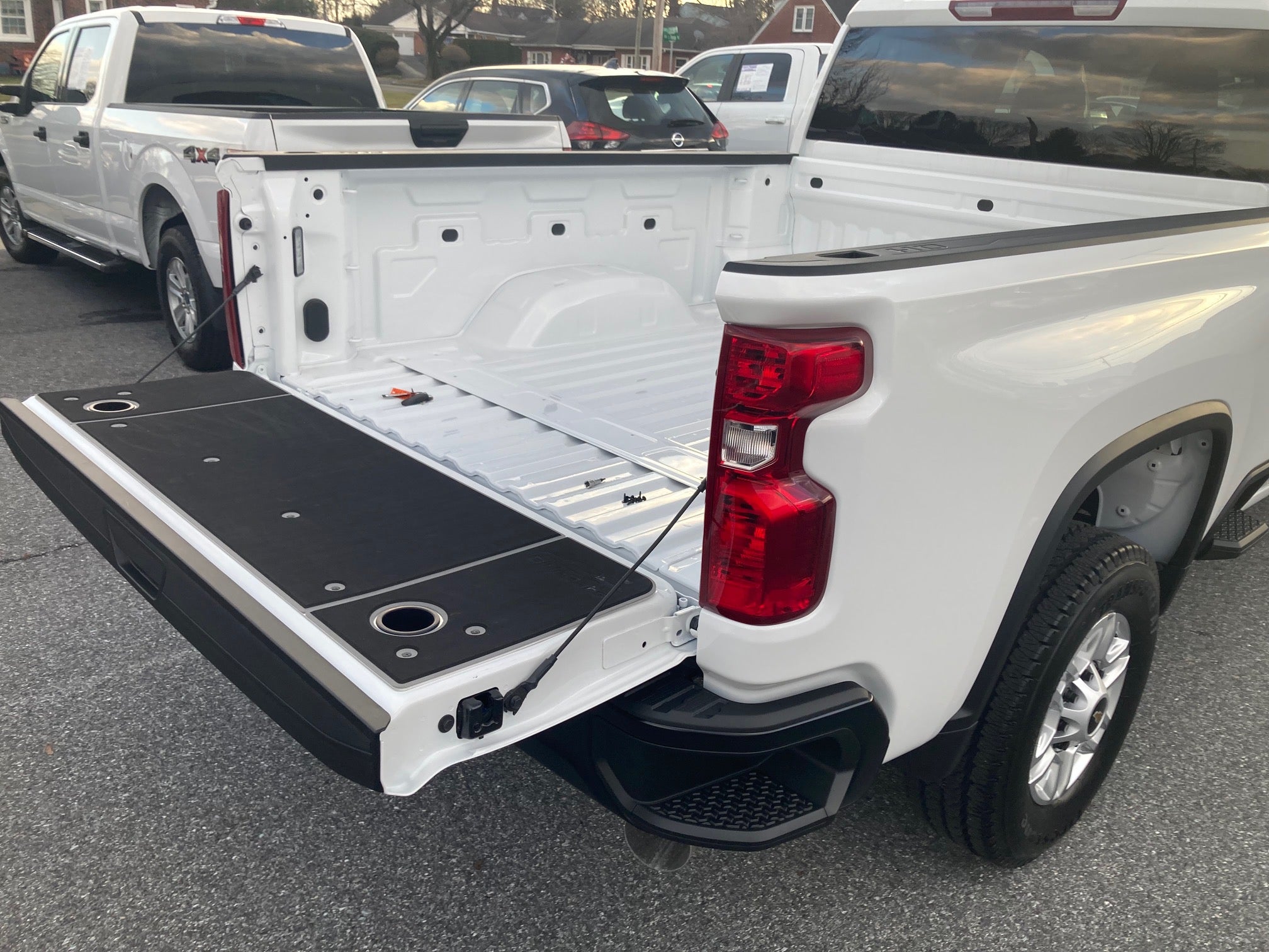 BillieBars Tailgate Cover – Silverado / Sierra 2500, 3500 (2019+)