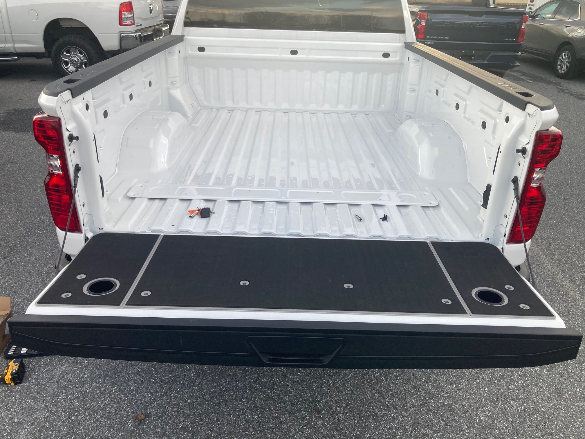 BillieBars Tailgate Cover – Silverado / Sierra 2500, 3500 (2019+)