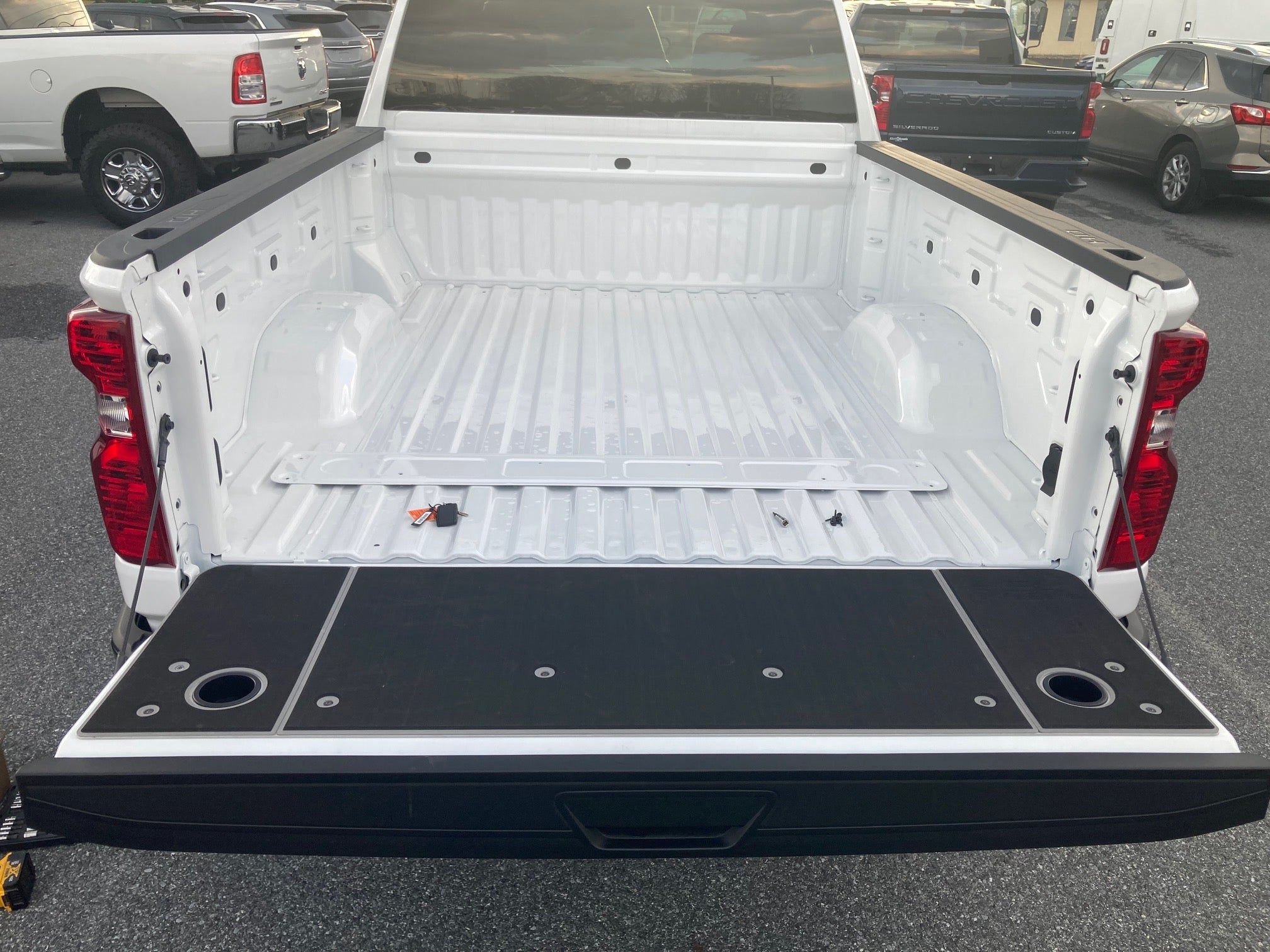 BillieBars Tailgate Cover – Silverado / Sierra 2500, 3500 (2019+)