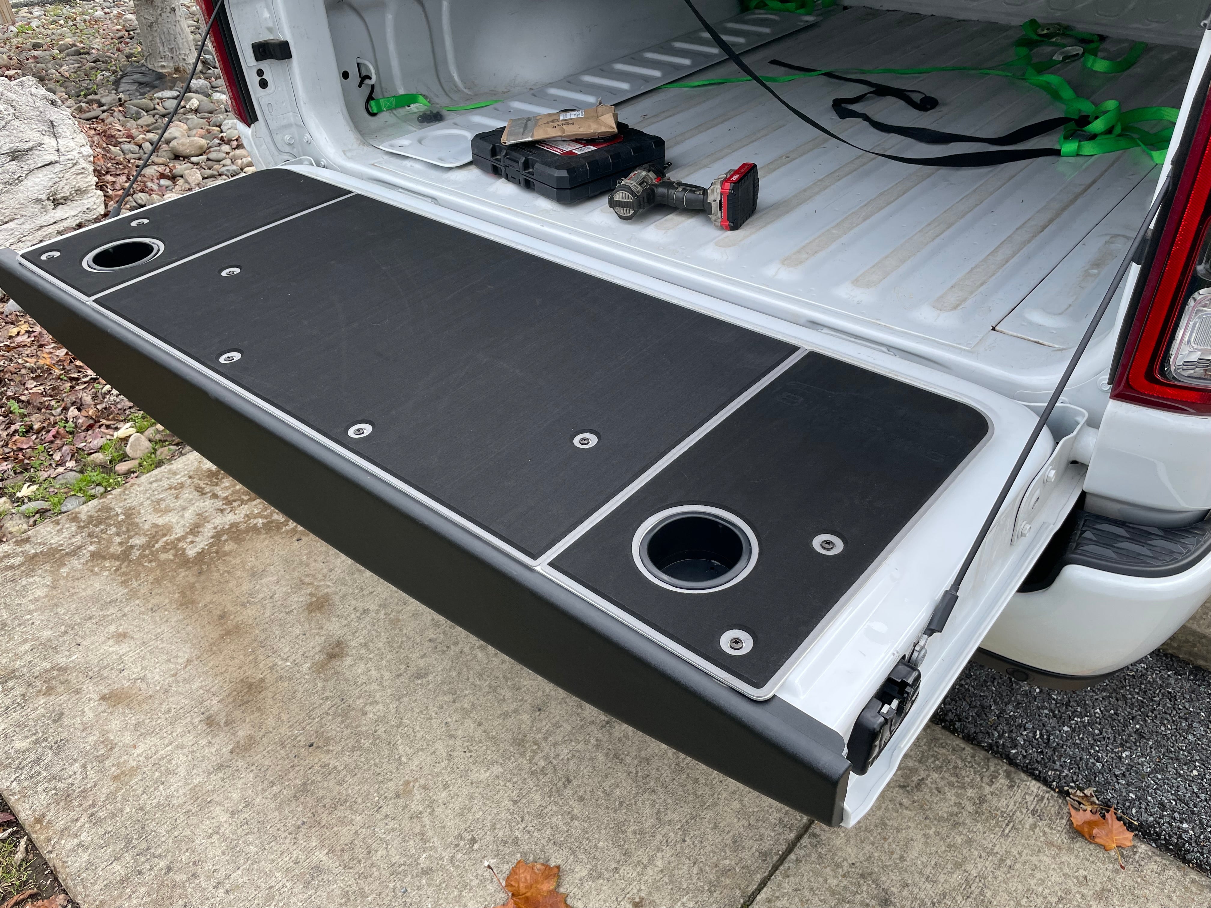BillieBars Tailgate Cover – RAM (1998–Current)