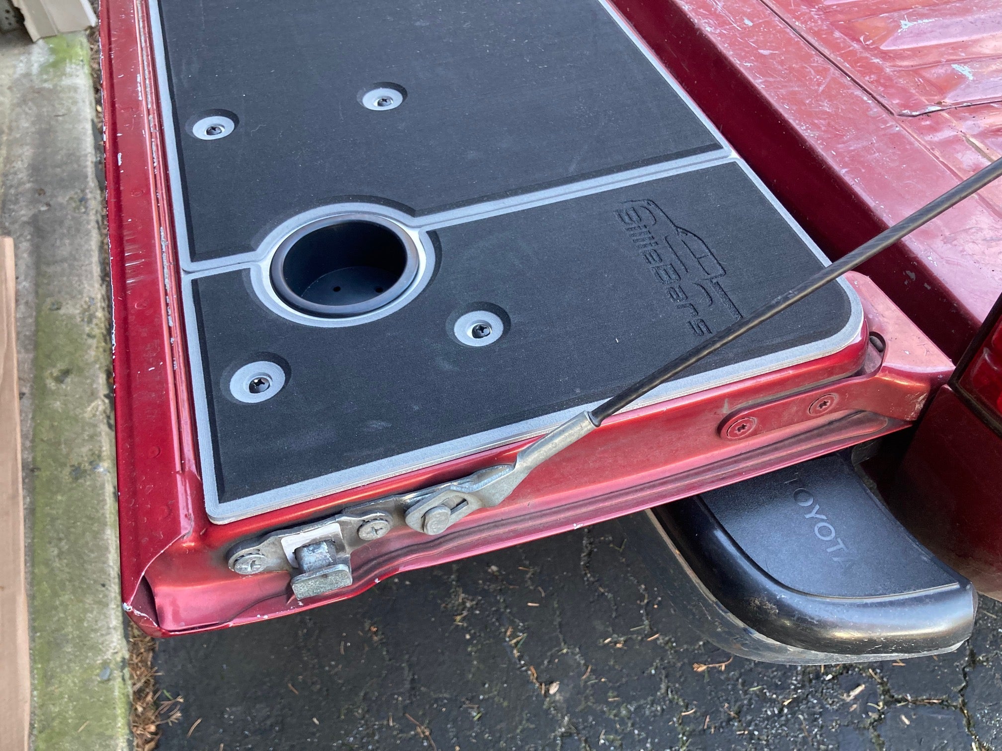 BillieBars Tailgate Cover – 1st Gen Tacoma (1995–2004)
