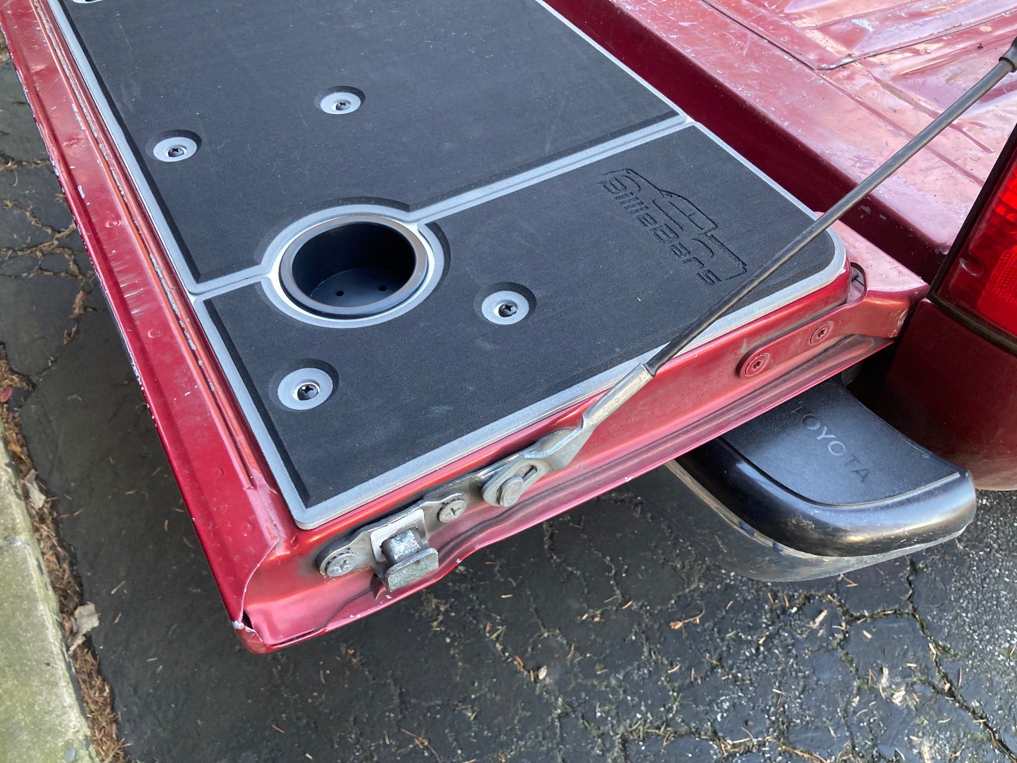 BillieBars Tailgate Cover – 1st Gen Tacoma (1995–2004)