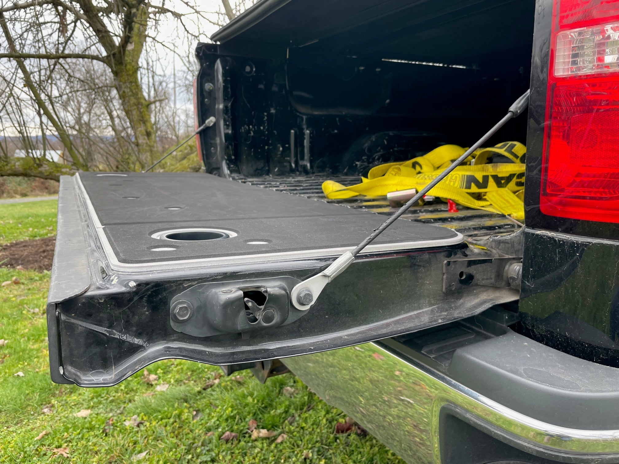 BillieBars Tailgate Cover – Silverado / Sierra 1500, 2500, 3500 (2014–2018)