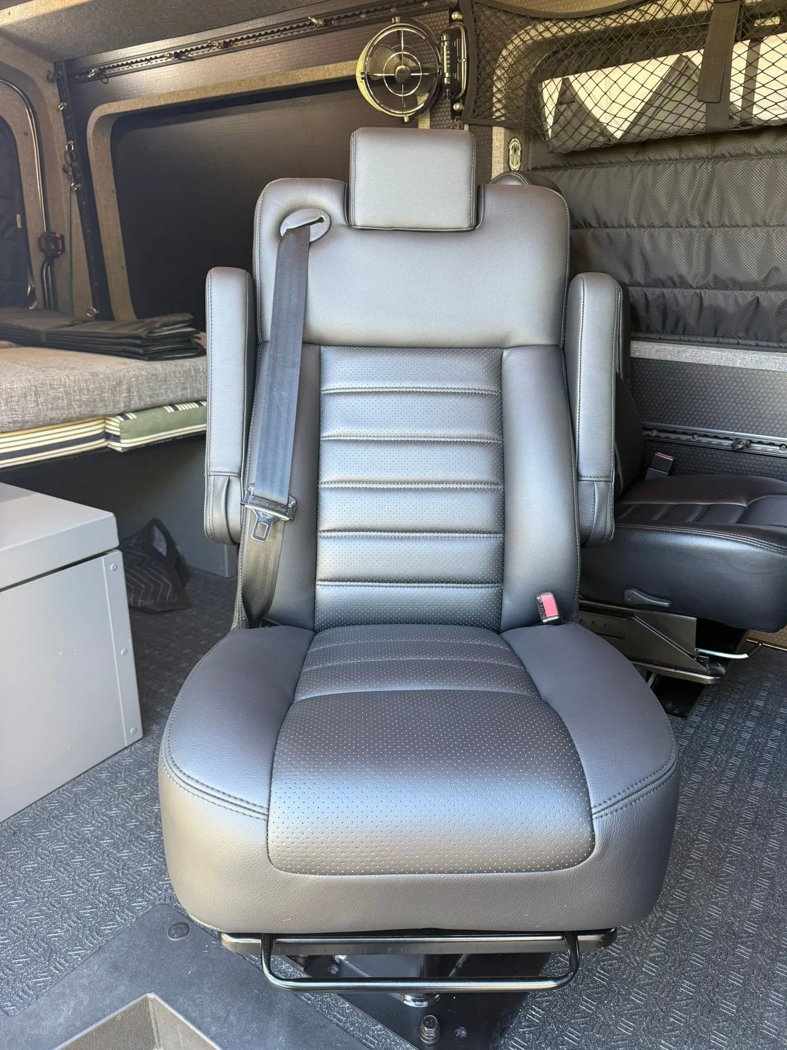 JMG Systems Nex-Gen Swivel Captain Chair + Mounting Kit