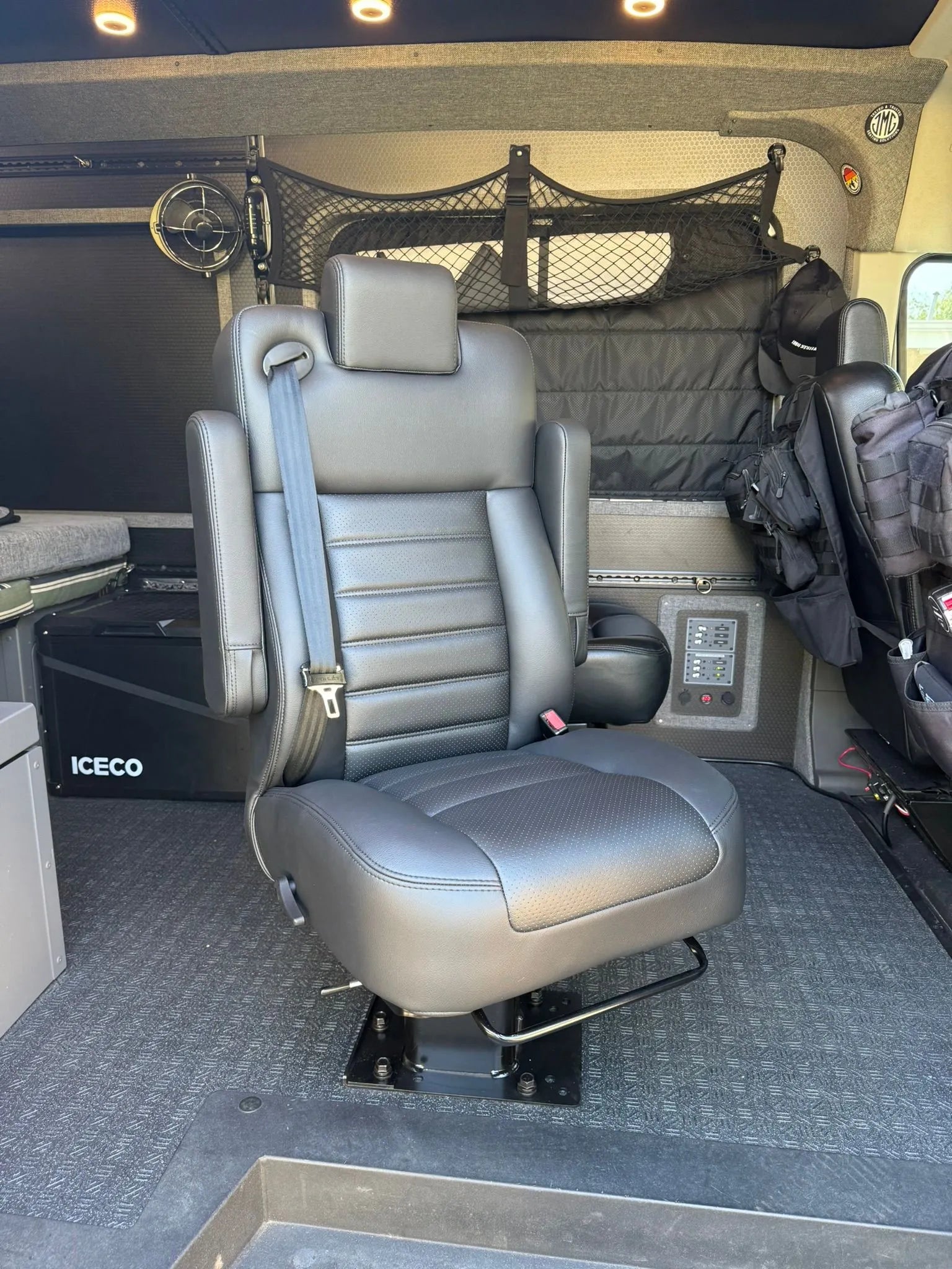 JMG Systems Nex-Gen Swivel Captain Chair + Mounting Kit