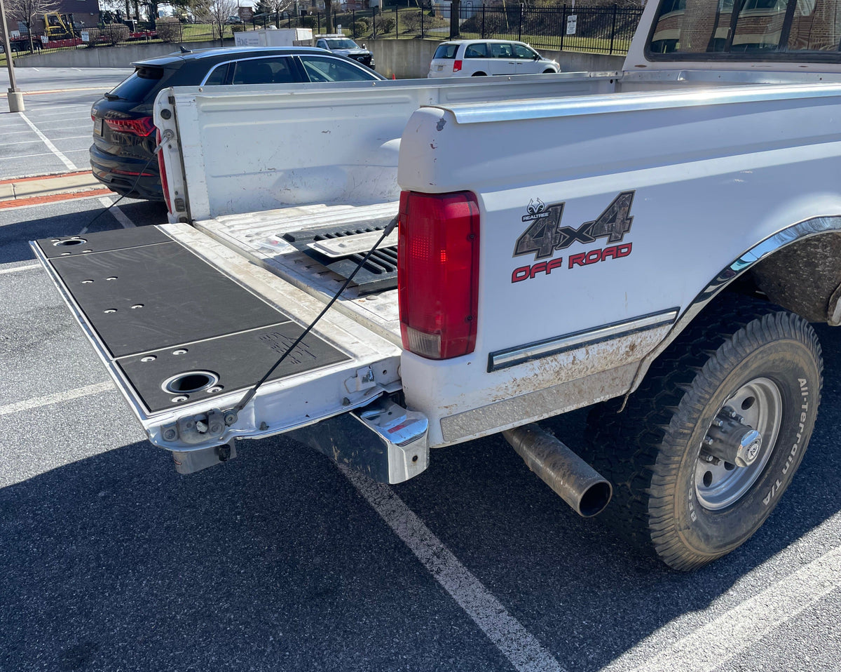 BillieBars Tailgate Cover – F250 / F350 (1987–1996)