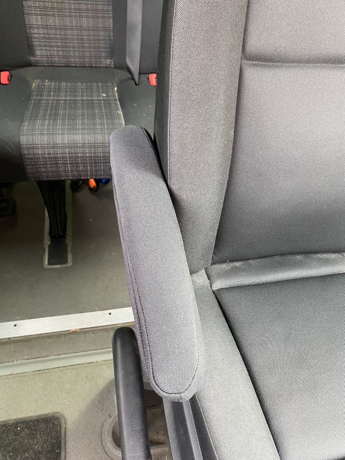 Mercedes Sprinter 907 Armrest Covers – Neoprene Protective Covers for Factory Seats (2019–2024+)
