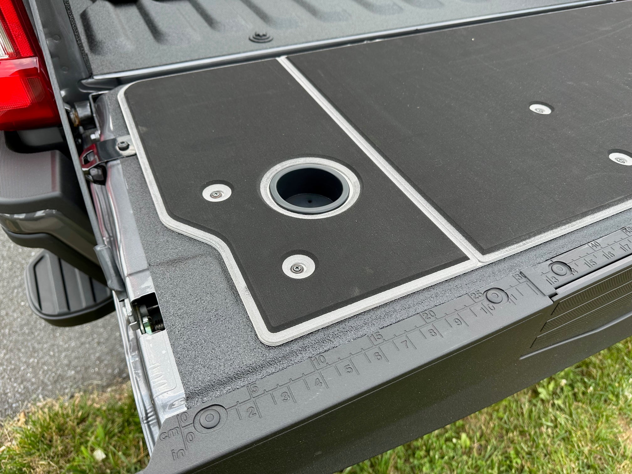 BillieBars Tailgate Cover – F250 / F350 Super Duty (2023+)