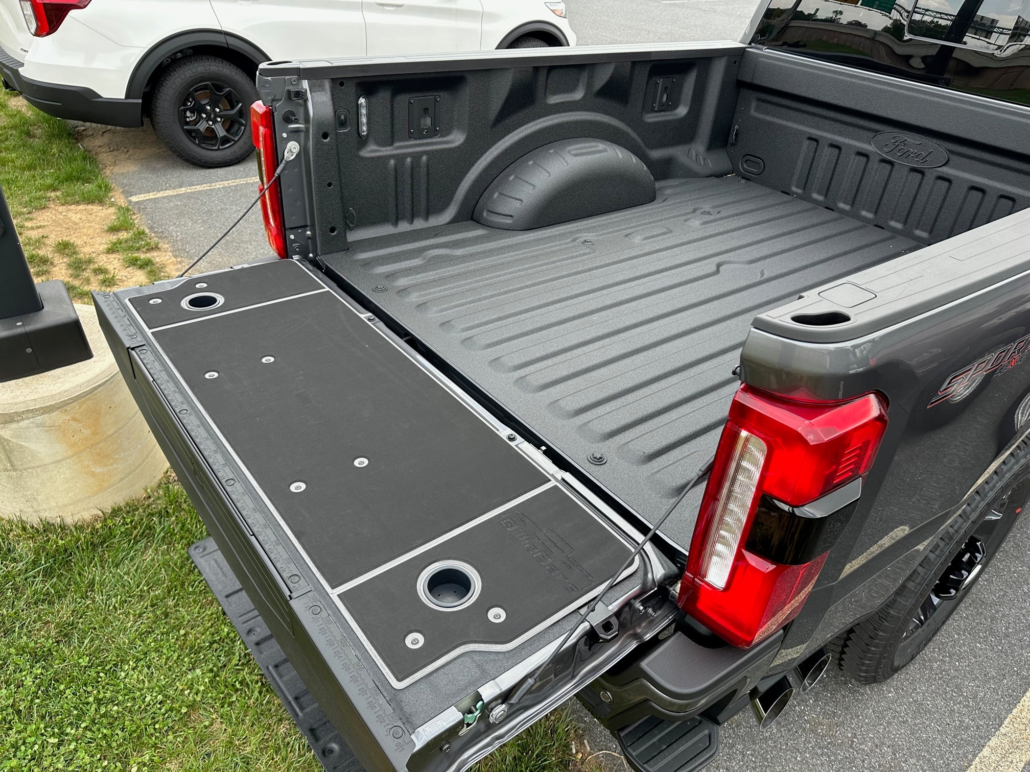 BillieBars Tailgate Cover – F250 / F350 Super Duty (2023+)