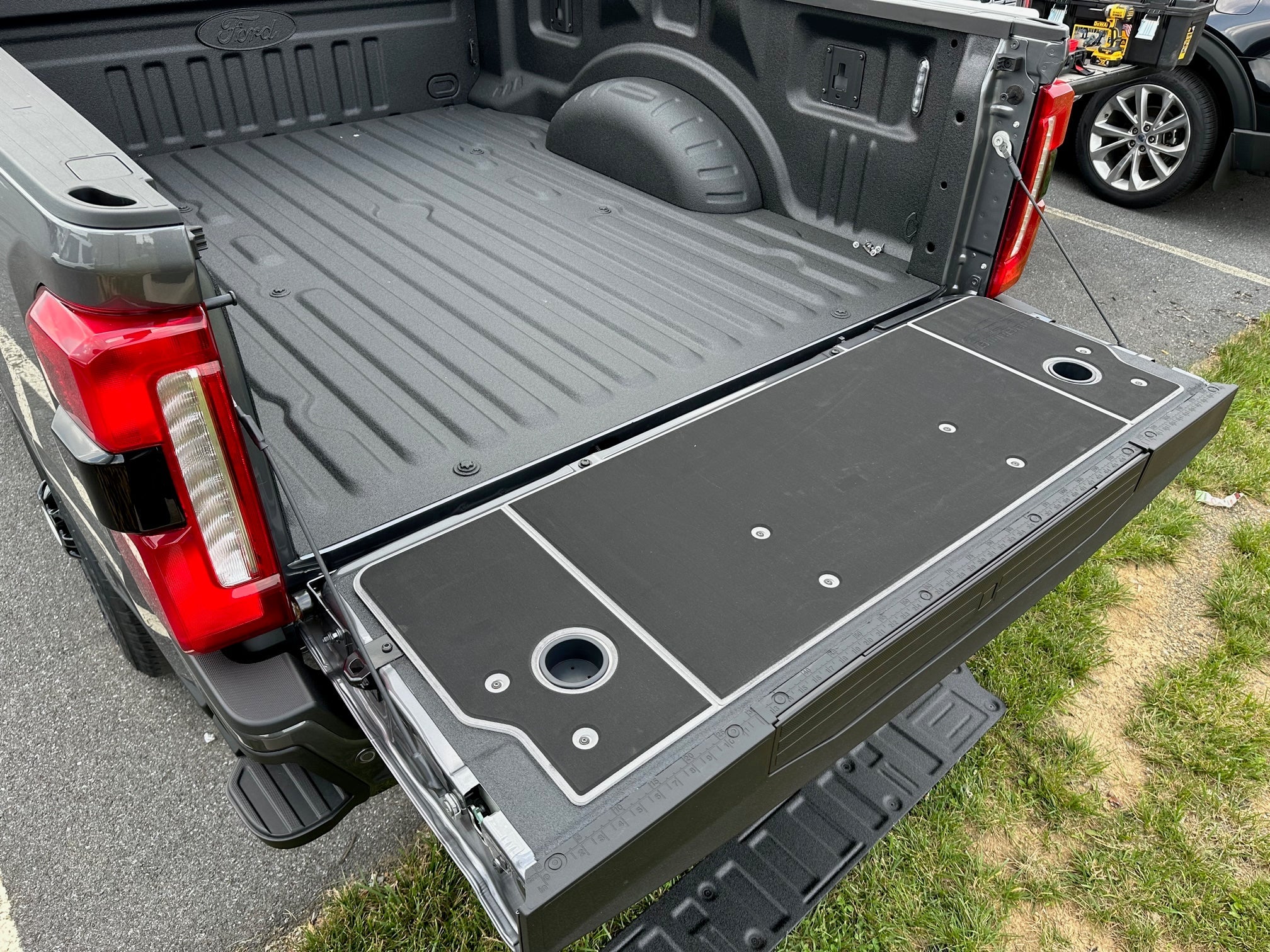 BillieBars Tailgate Cover – F250 / F350 Super Duty (2023+)