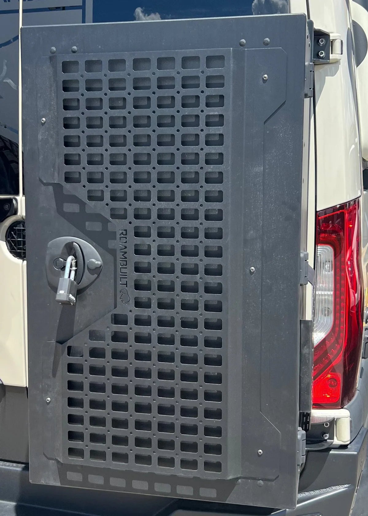 ROAMBUILT Passenger Side Box Mount