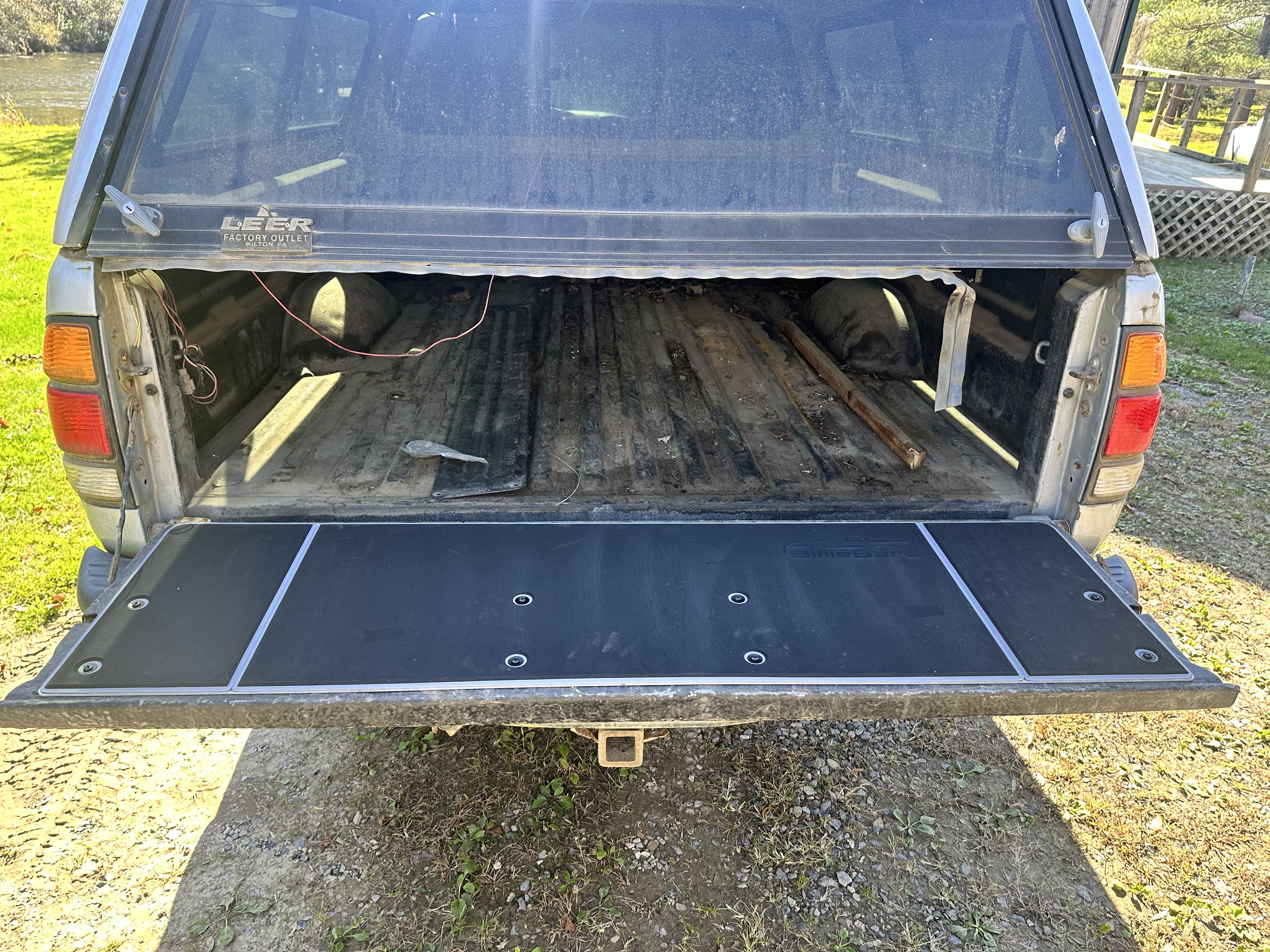 BillieBars Tailgate Cover – 1st Gen Tundra (2000–2006)