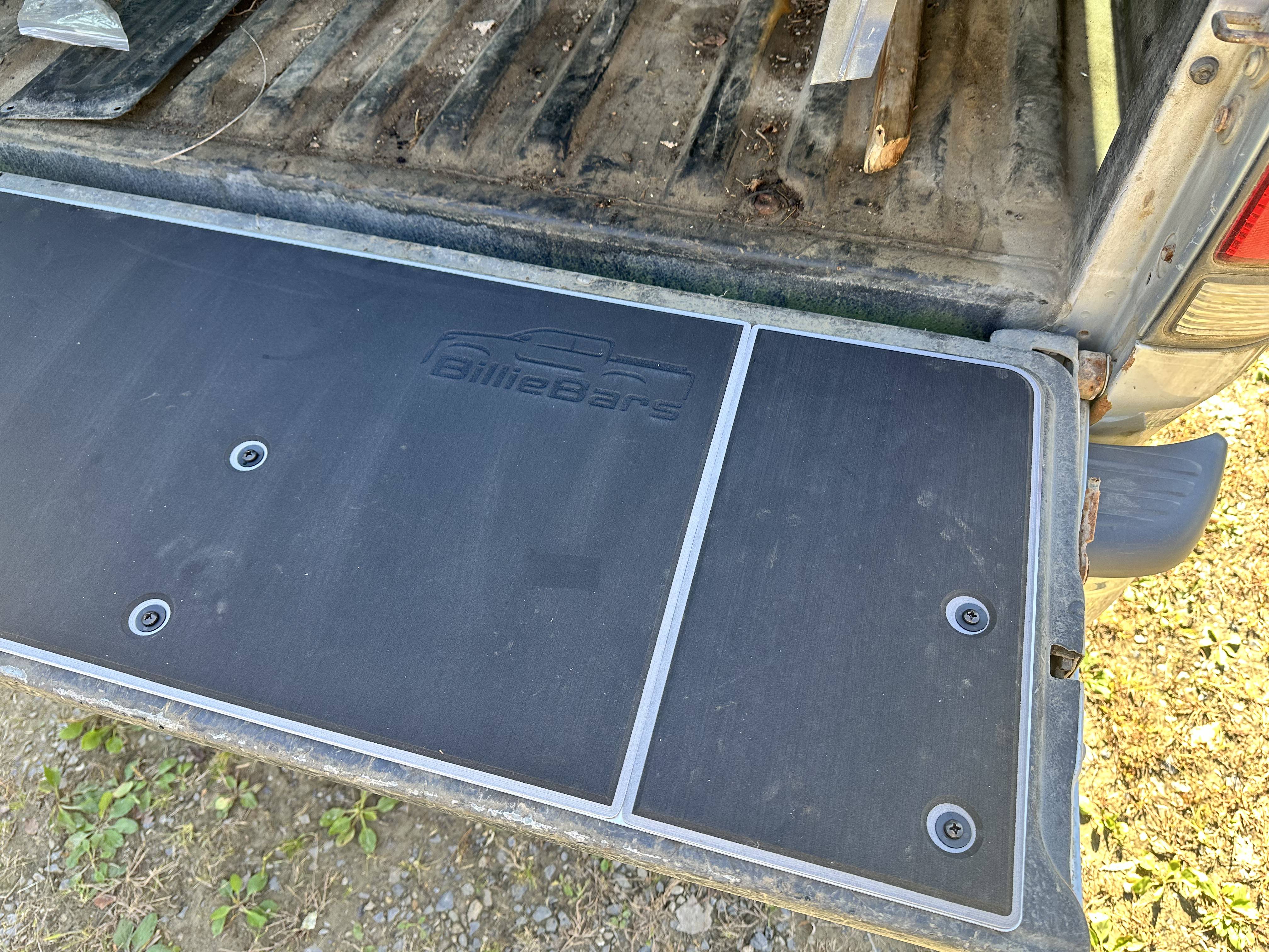 BillieBars Tailgate Cover – 1st Gen Tundra (2000–2006)
