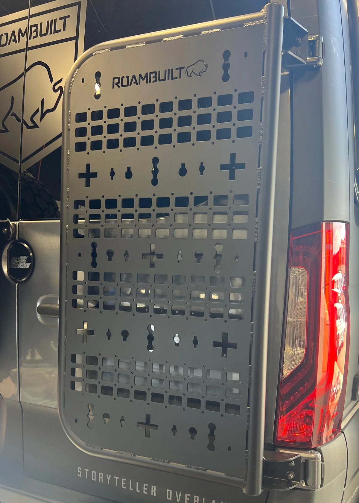 ROAMBUILT Passenger Side Box Mount