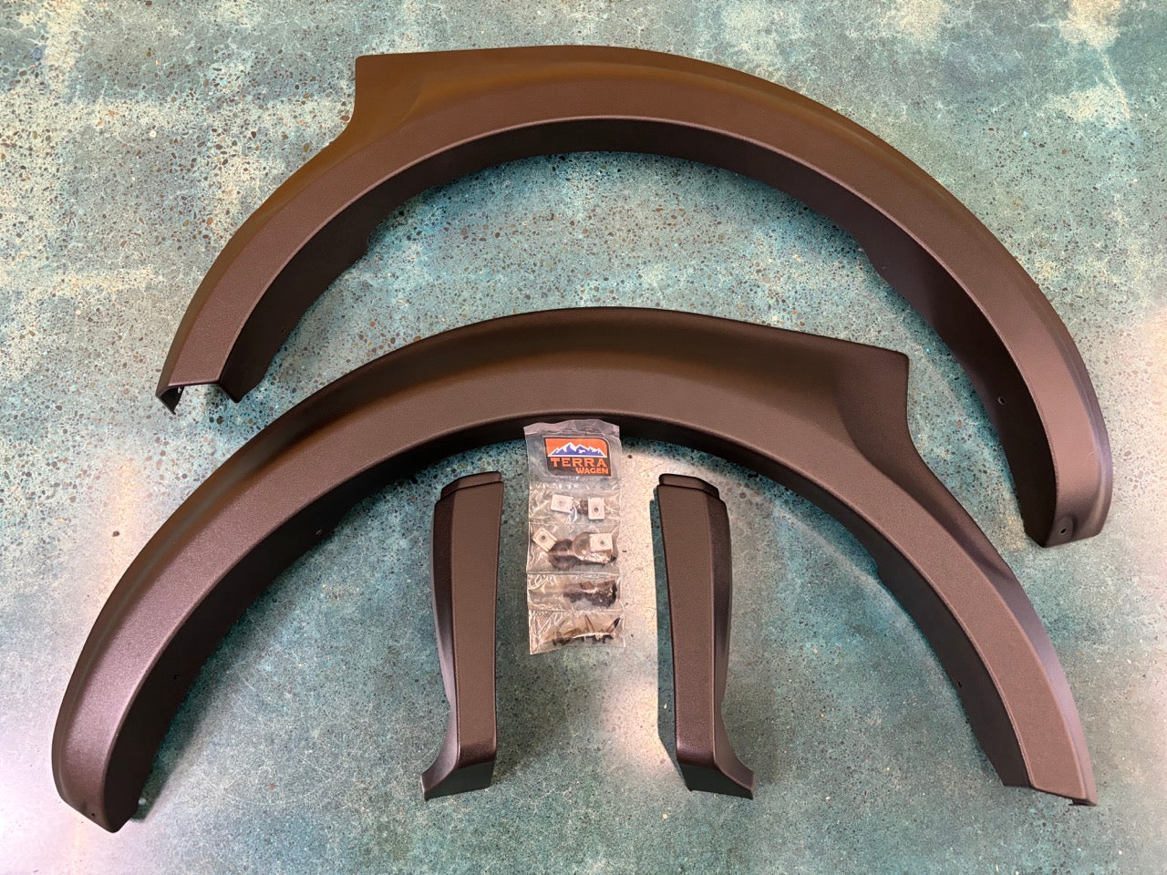 Desert Defender Fender Flares – Maximum Tire Clearance for Mercedes Sprinter 907 (2019–2024)