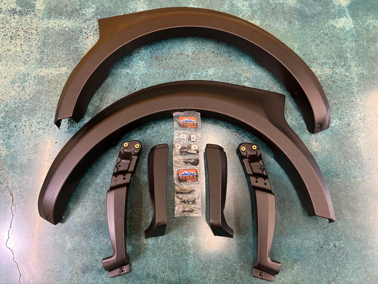 Desert Defender Fender Flares – Maximum Tire Clearance for Mercedes Sprinter 907 (2019–2024)