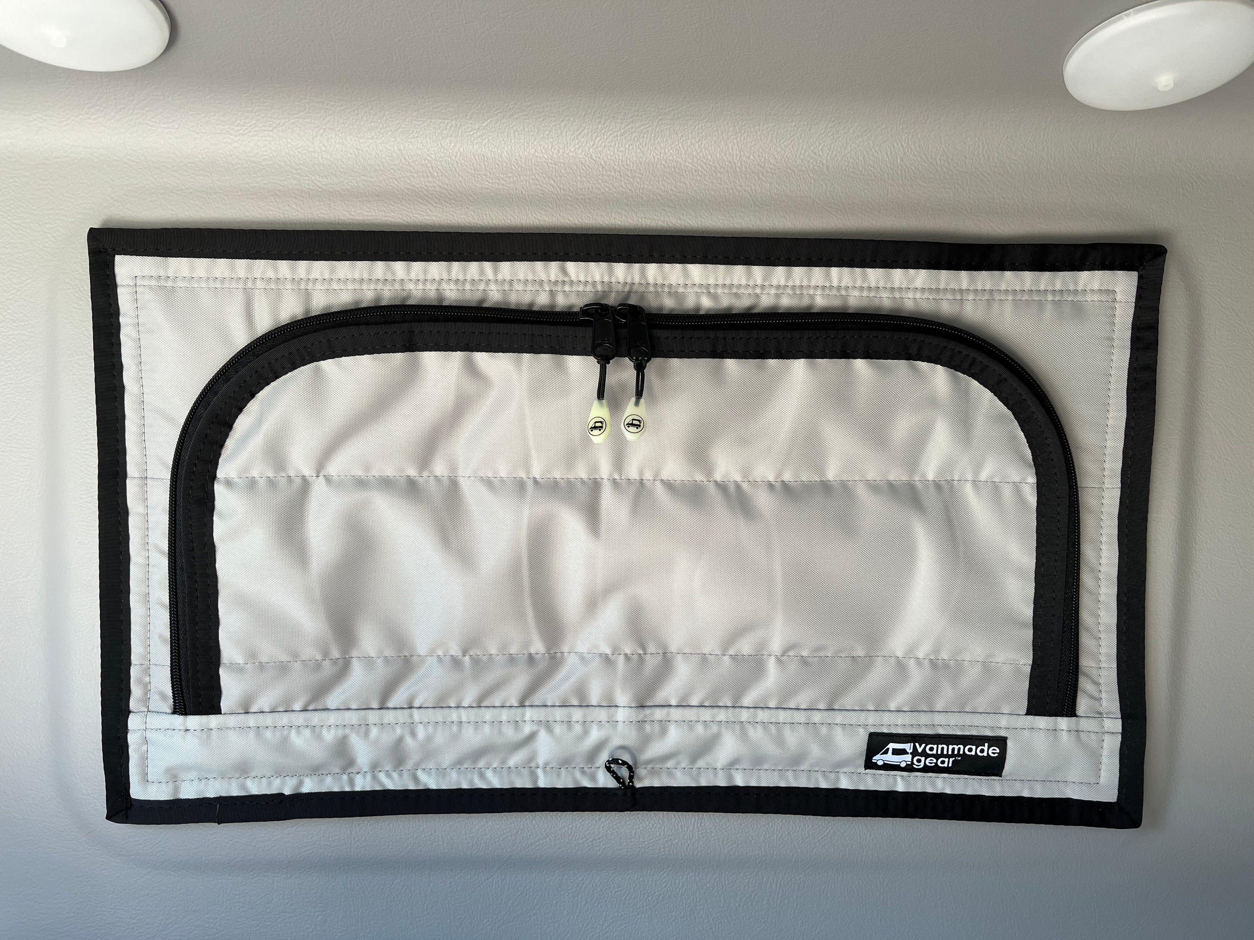 Tiffin GH1  - Adventure Bar Window Zipper Shades