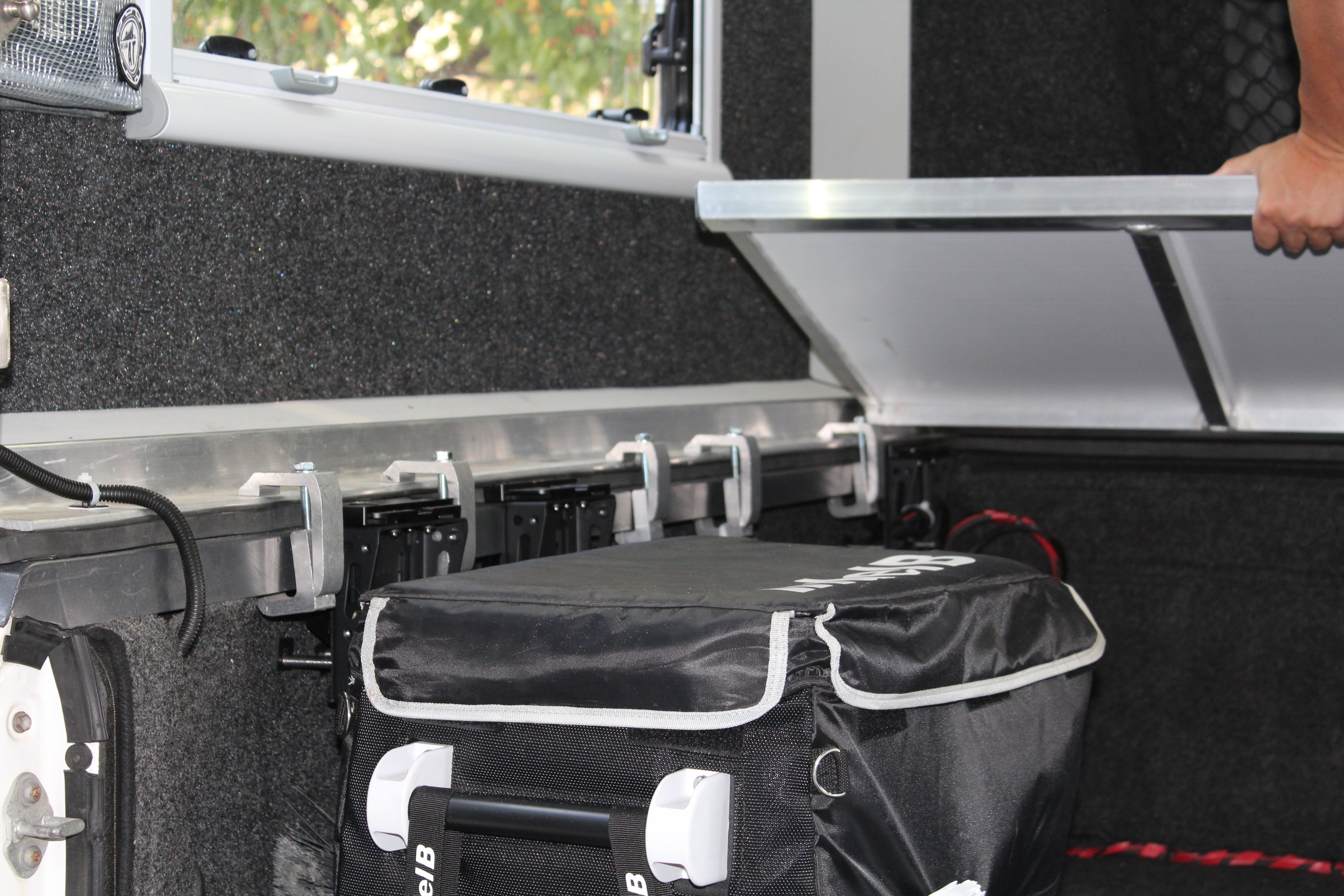 Capper Lift & Seal Kit for Truck Beds | Level Bed Rail & Weather-Tight Seal System