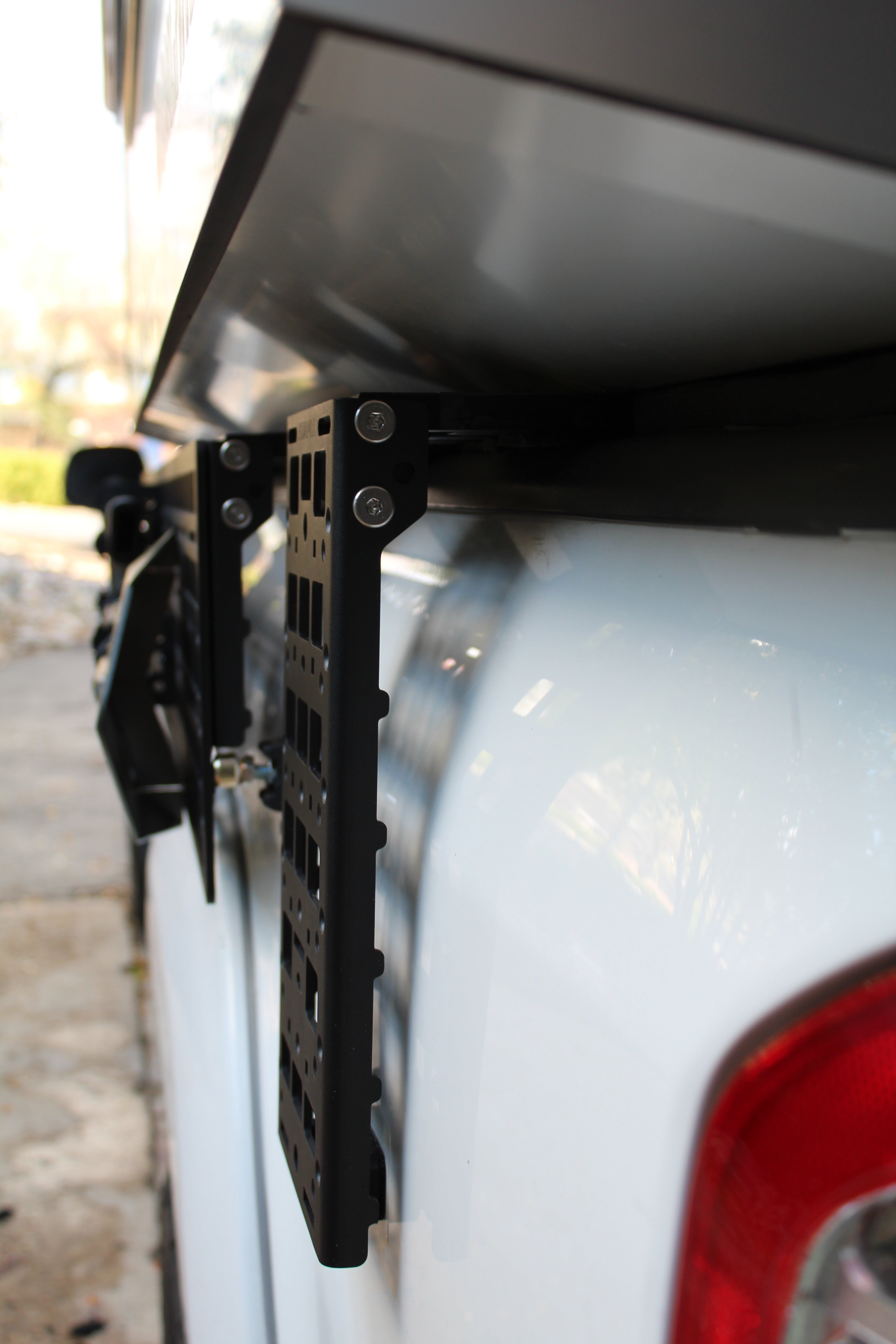 Capper Lift & Seal Kit for Truck Beds | Level Bed Rail & Weather-Tight Seal System