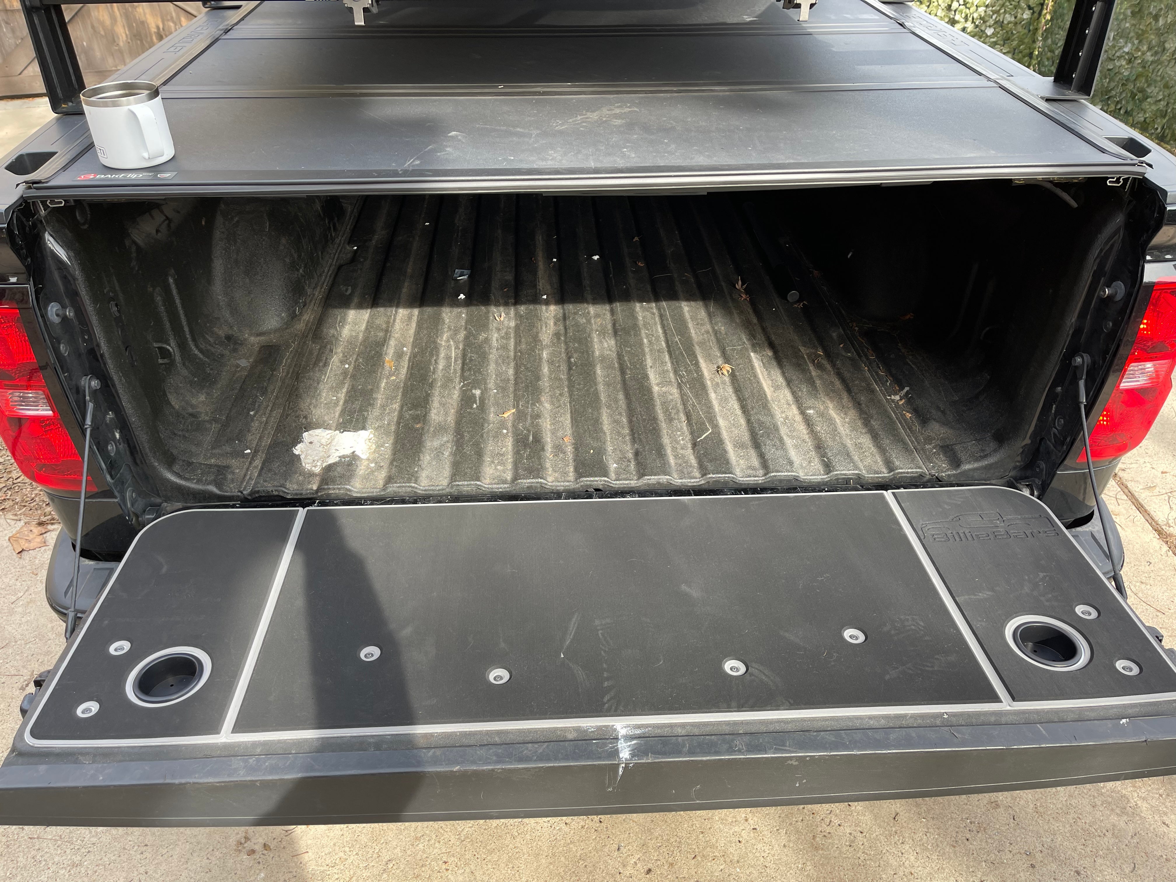 BillieBars Tailgate Cover – Silverado / Sierra 1500, 2500, 3500 (2014–2018)