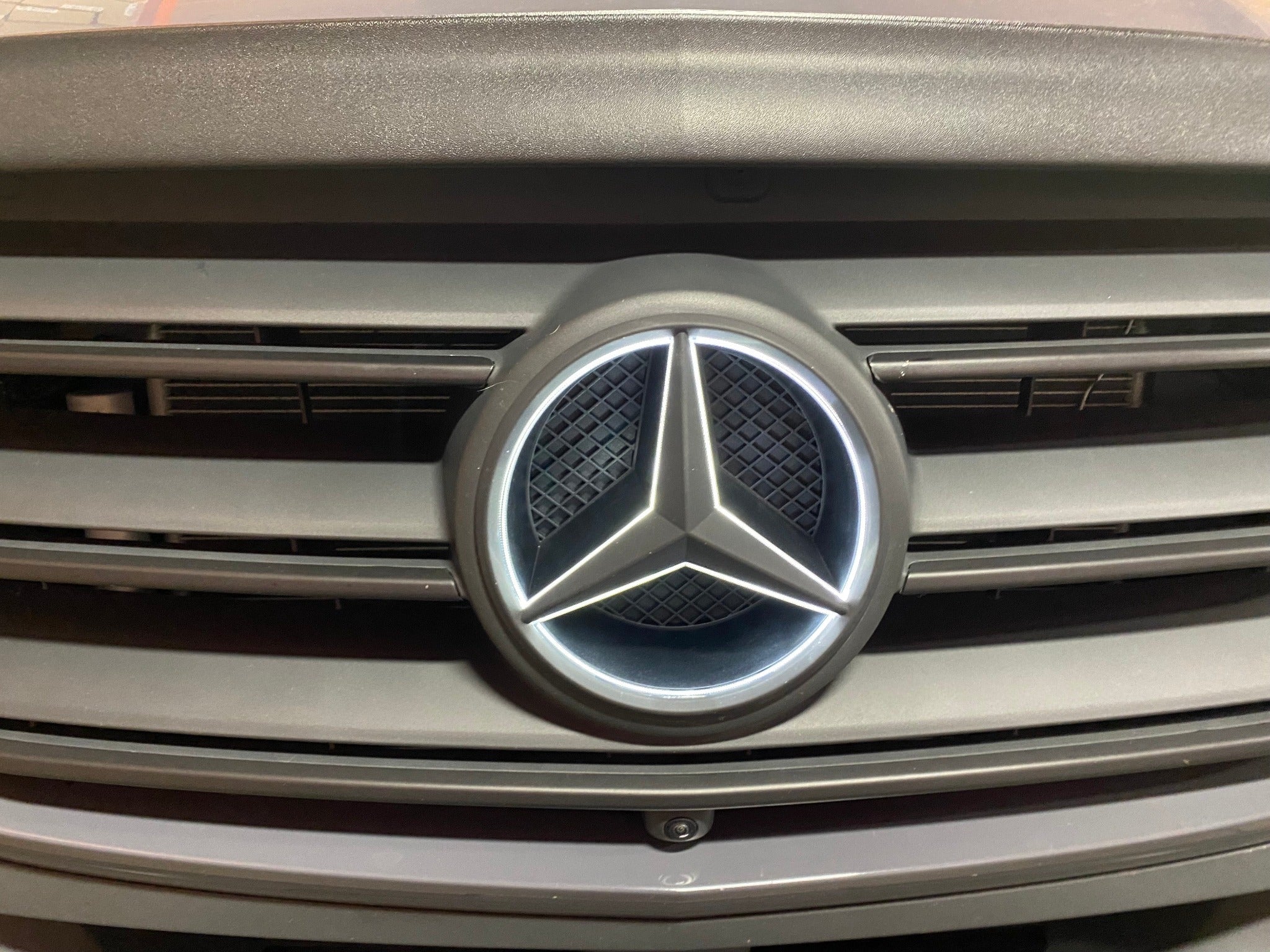 LED Grille Emblem for Mercedes Sprinter 907 – Illuminated Star for Chrome Grille (2019+)