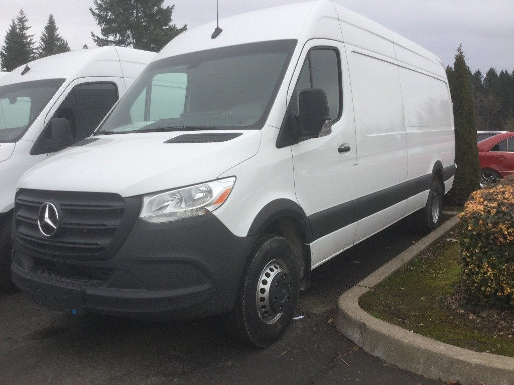 Fender Armor 4-Piece Kit for Mercedes Sprinter 907 / VS30 (2019–2026+) – Fender Edge Protection