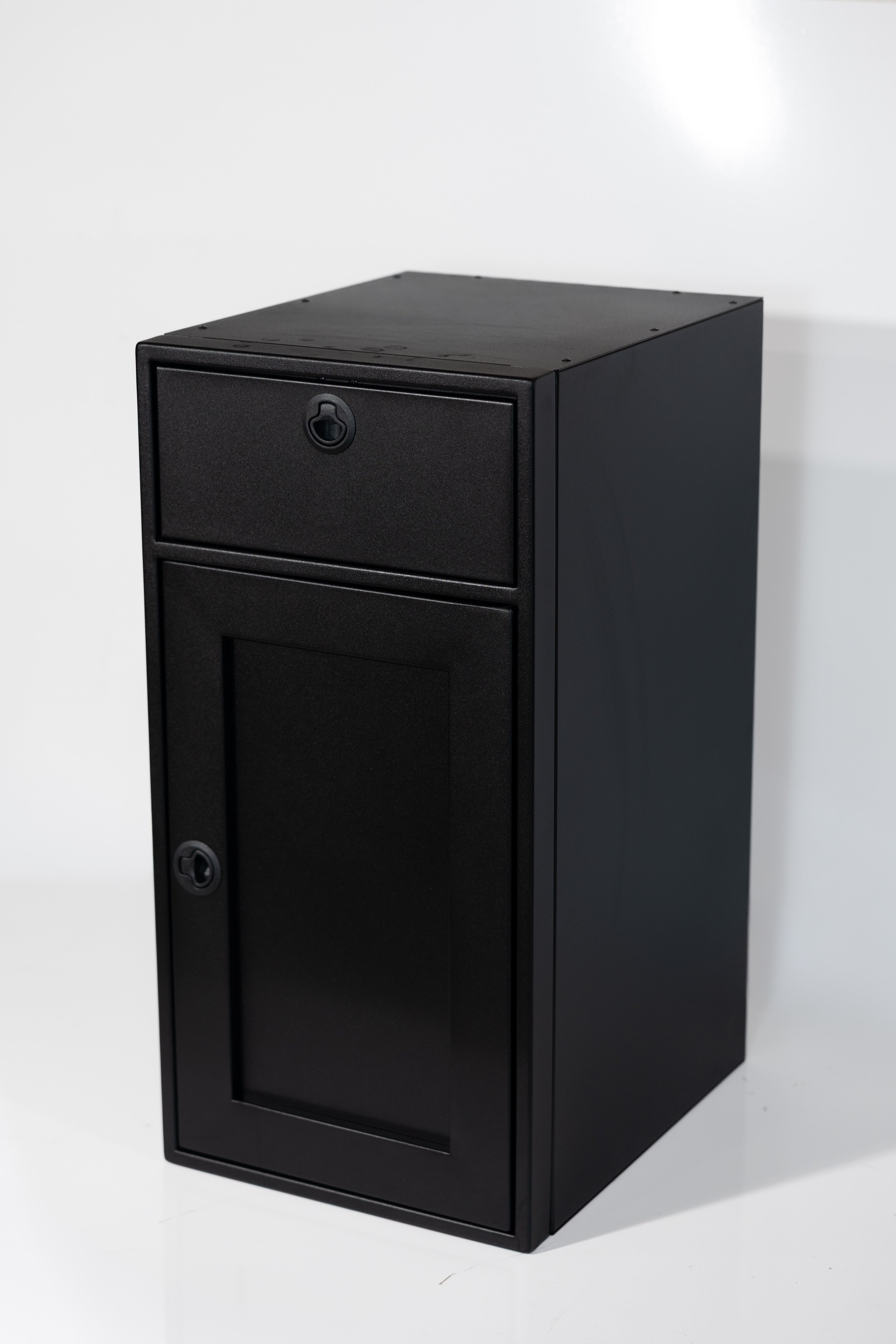 Van Wife Components 18" Base Cabinet – One Door & One Drawer Powder Coated Aluminum