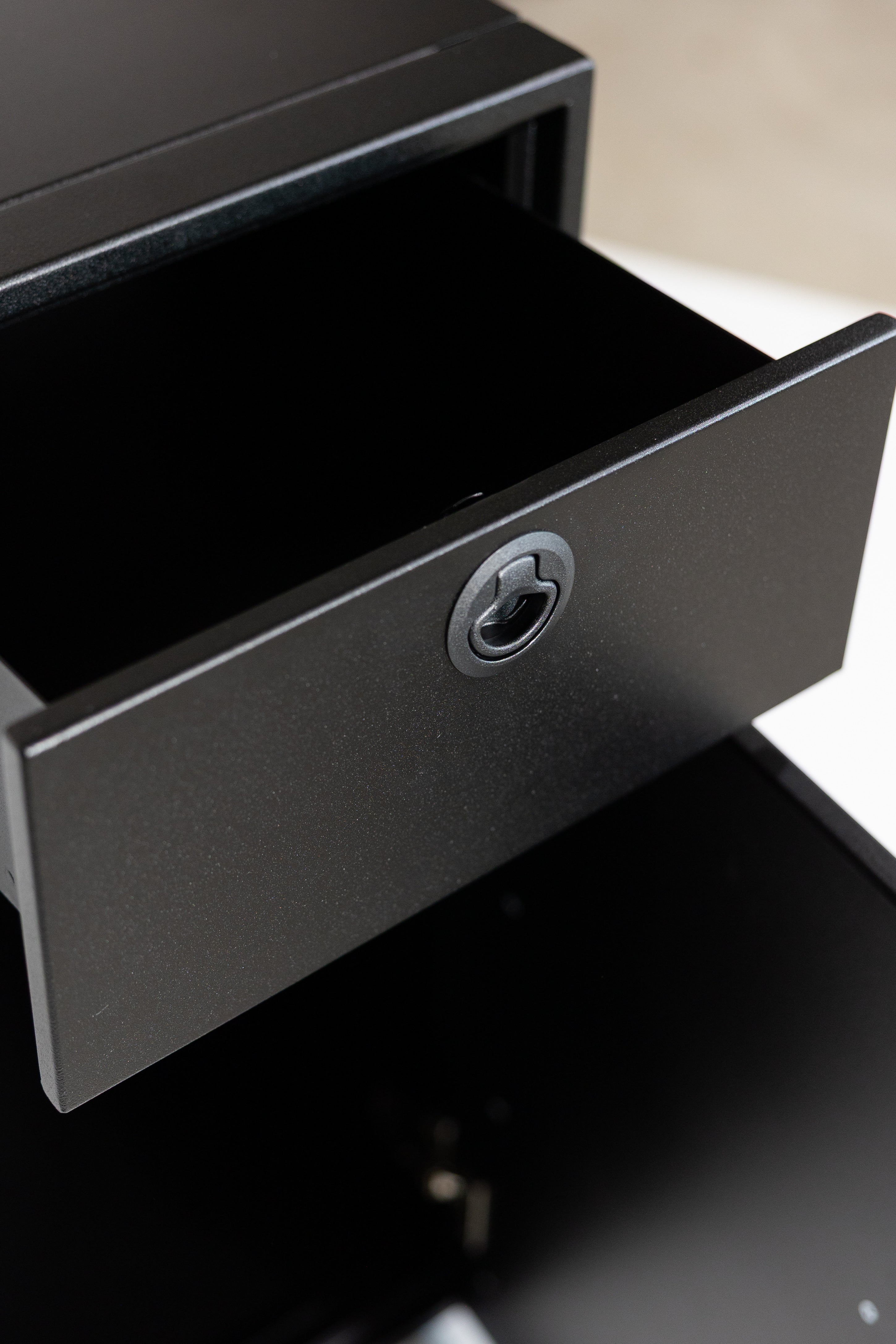 Van Wife Components 18" Base Cabinet – One Door & One Drawer Powder Coated Aluminum