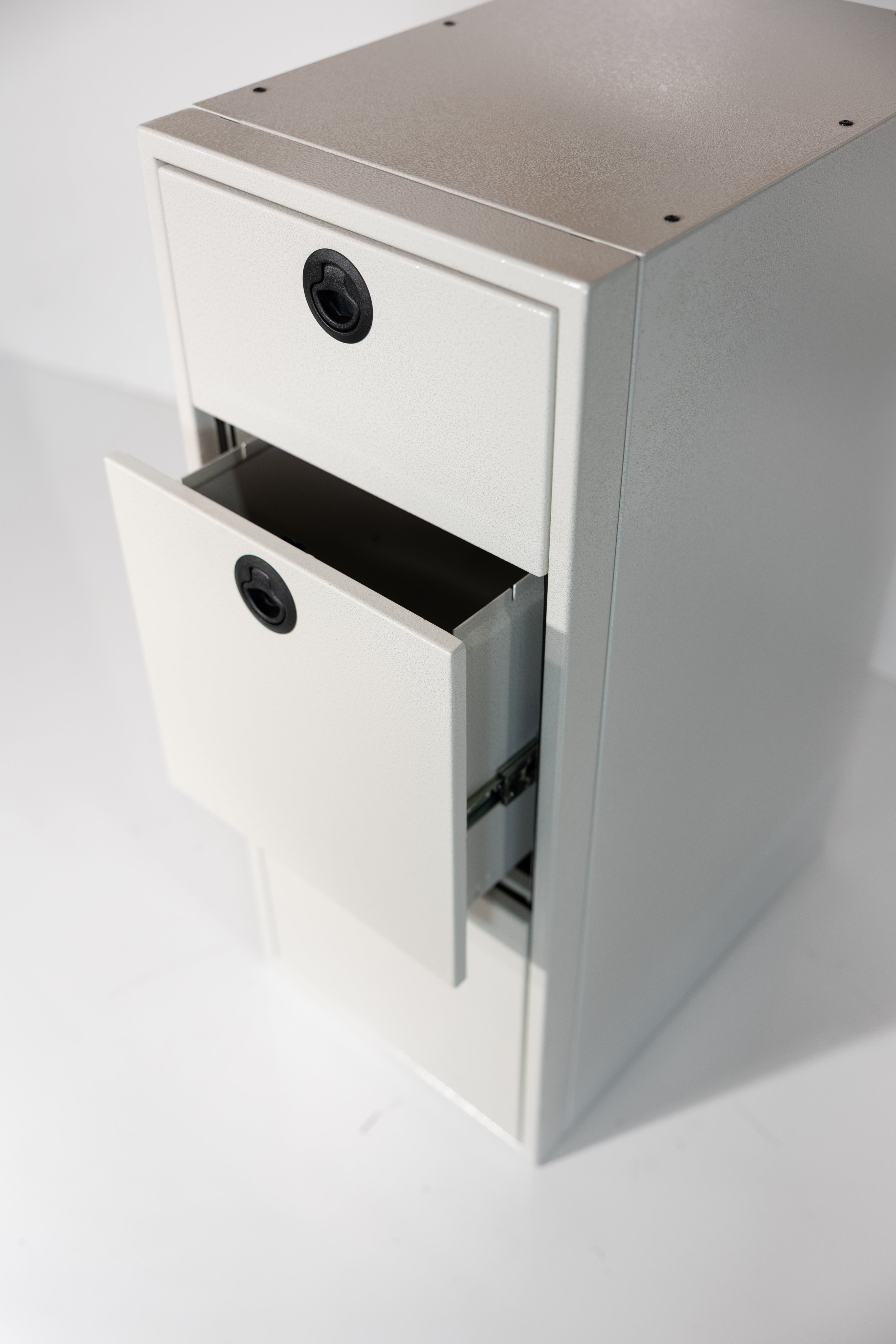 Van Wife Components 15" Three Drawer Base Cabinet – Shallow Powder Coated Aluminum