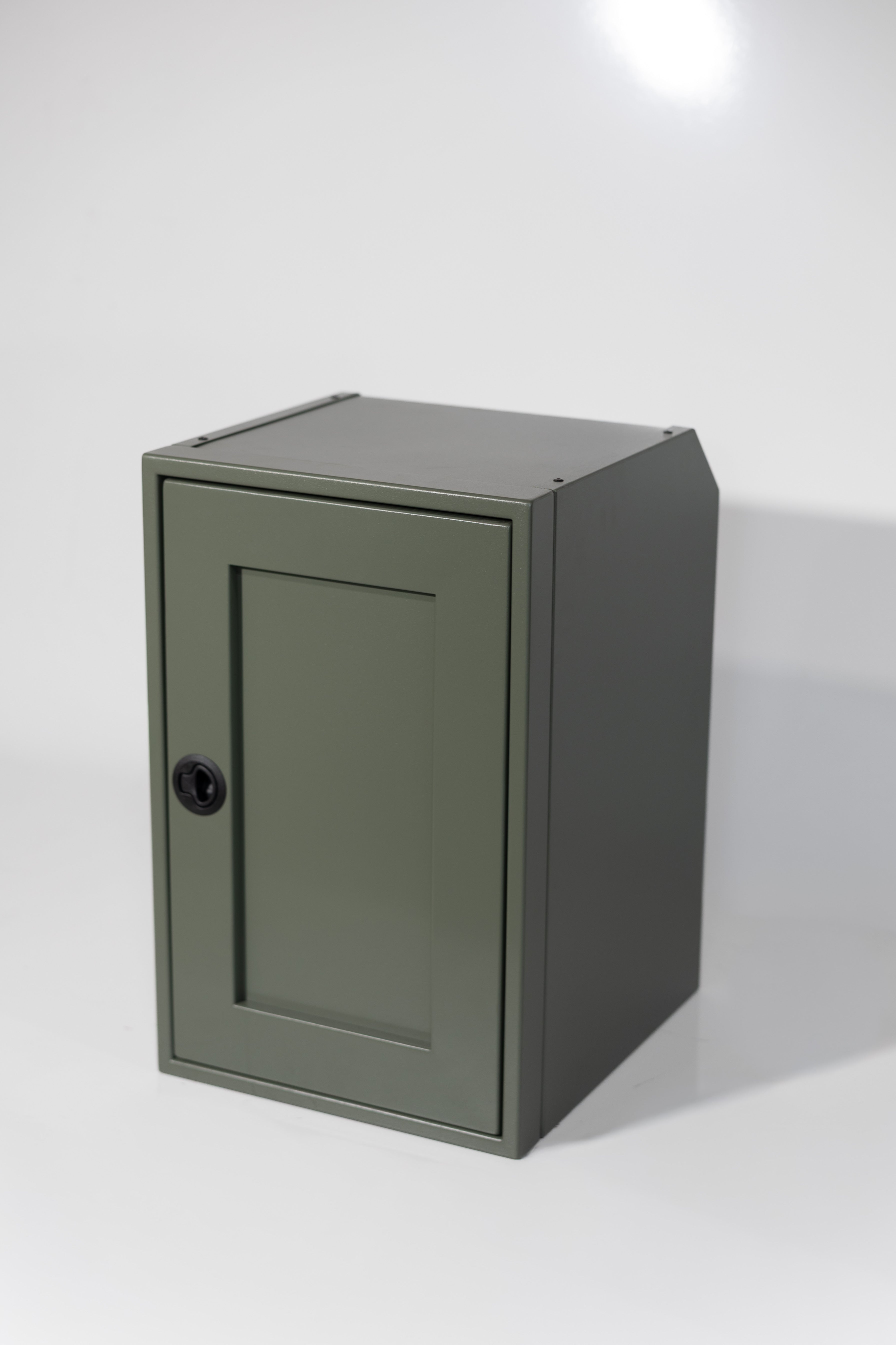 Van Wife Components 16" One Door Ekko Cabinet – Right of Microwave (Powder Coated Aluminum)