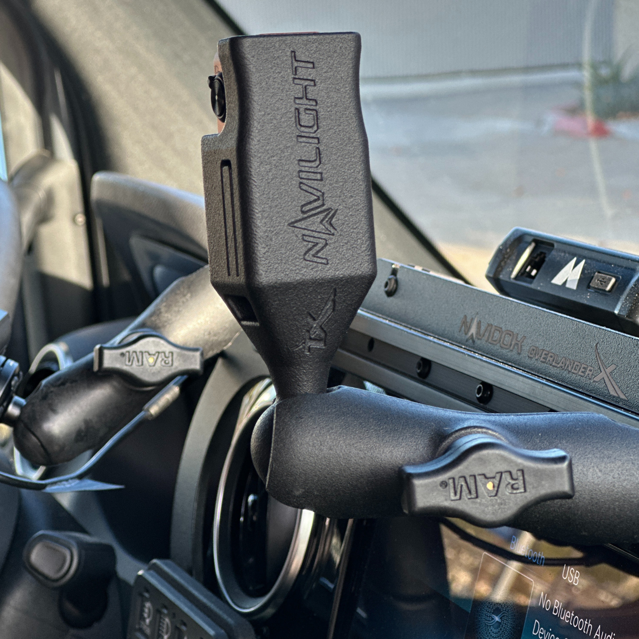 Navilight Pro Olight Oclip Cockpit Light Mount – Red & White Van Light for Sprinter & RV
