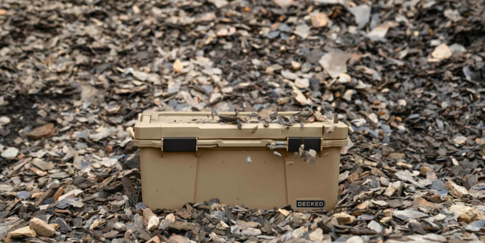[A0010-SIXR-TAN] @expanded Front view of the Desert Tan Sixer 16 in shale