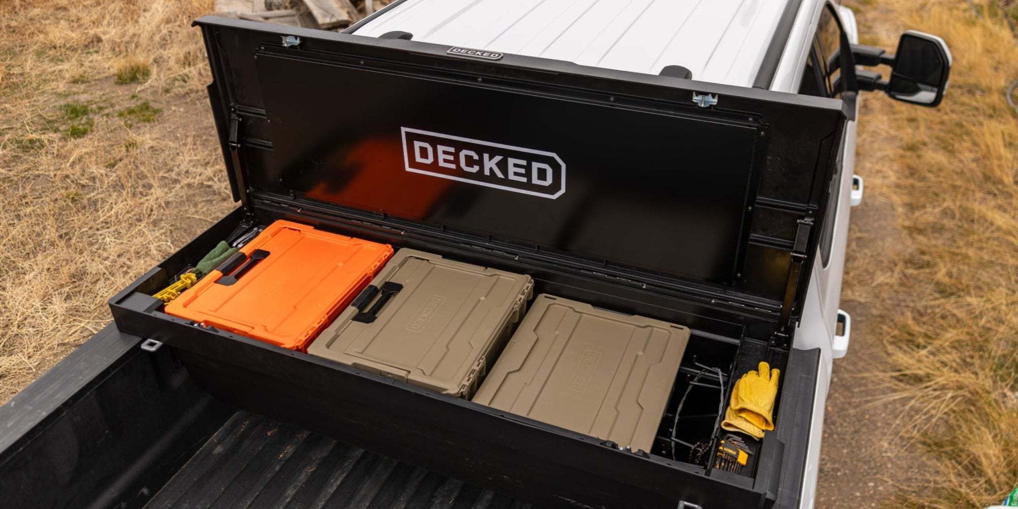 [A0040-DBIN-TAN] @expanded Tan Payloader inside a Tool Box