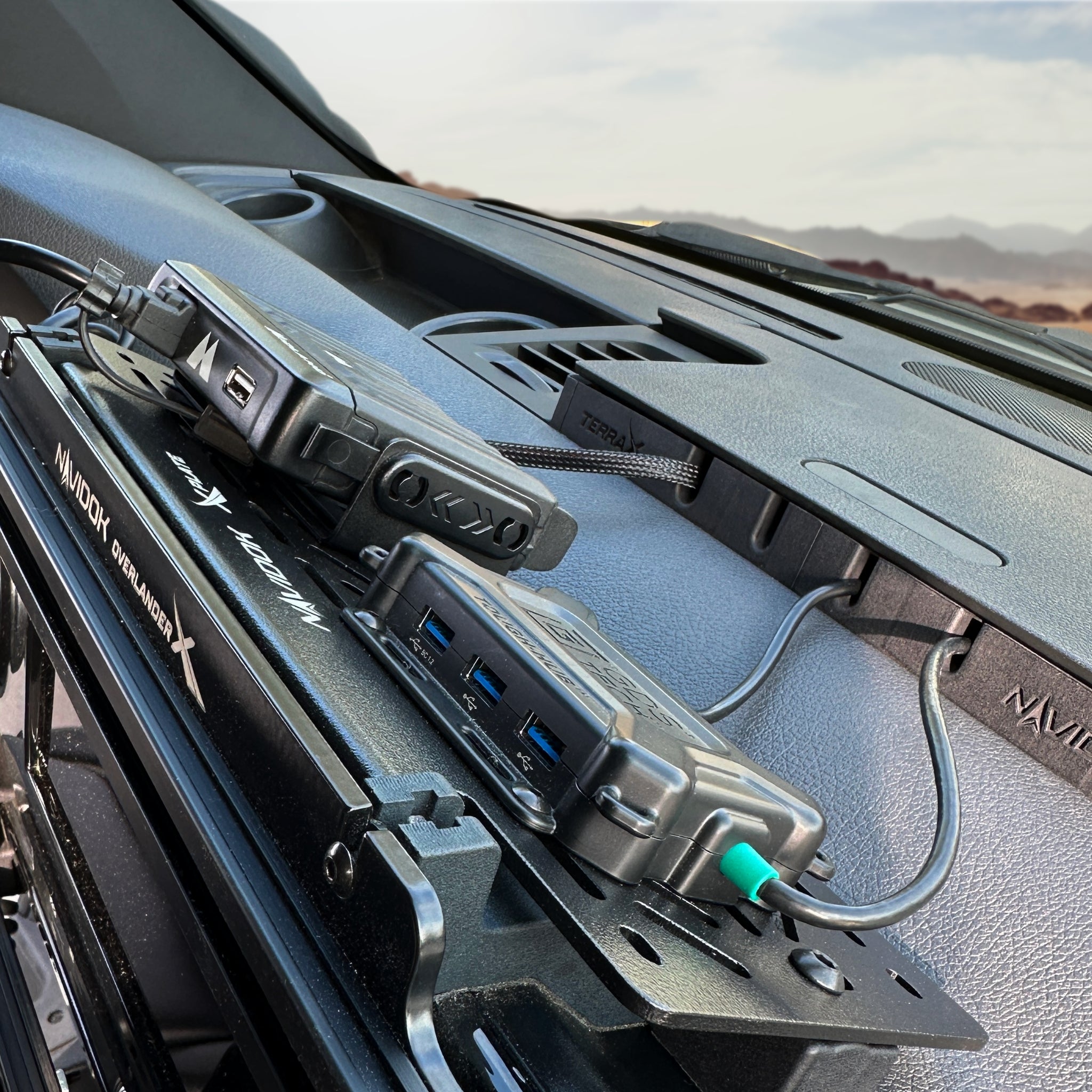 TERRA X X Plate Accessory Mount for Navidok Overlander X – Powder-Coated Aluminum