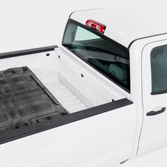 [XF6, XF7, XG5, XG9, XG10, XR5, XS4, XS5] Closeup of cabside gap a Drawer System leaves in a 8 foot truck.