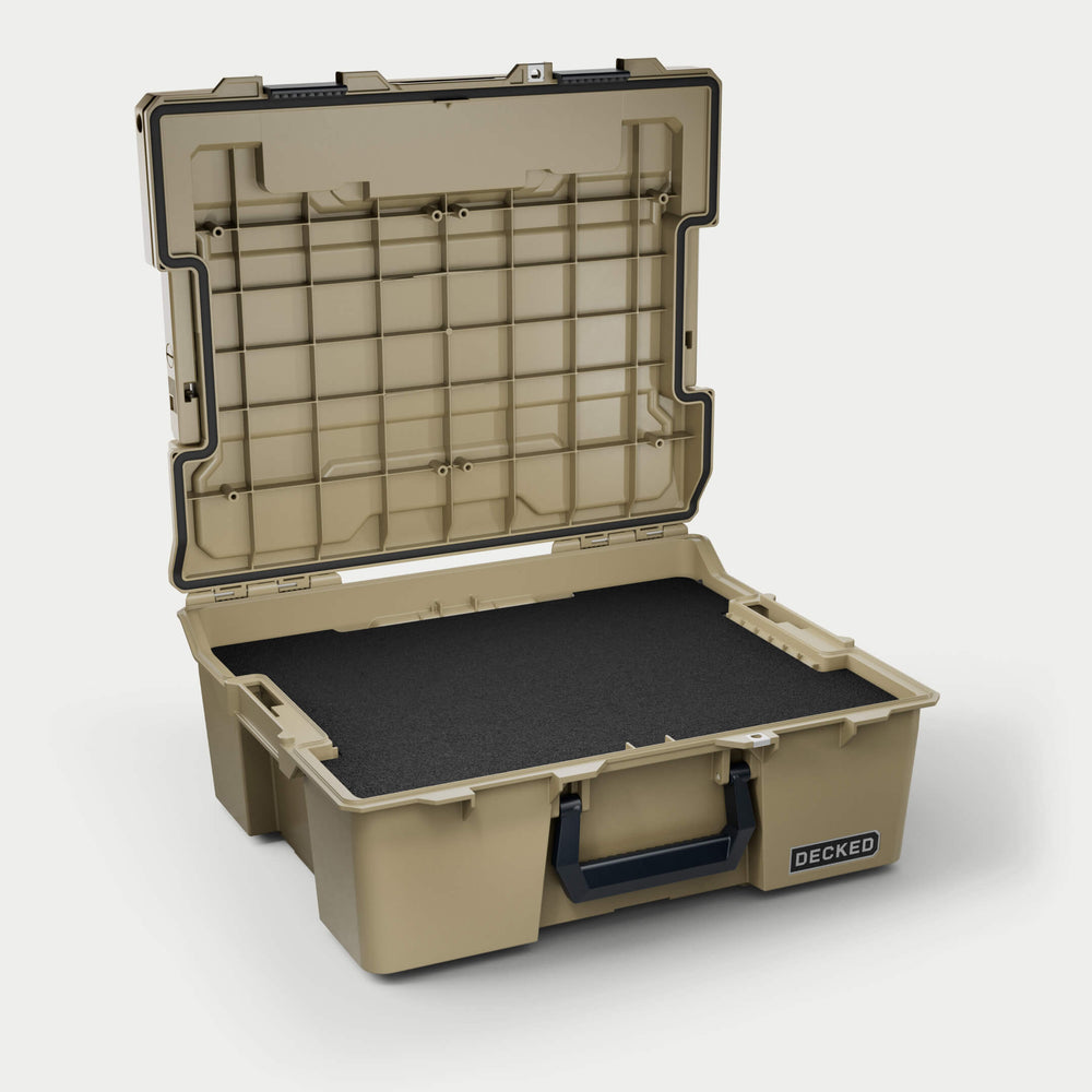 [A0021-HRFM-BLK] Halfrack 32 open with custom foam inside