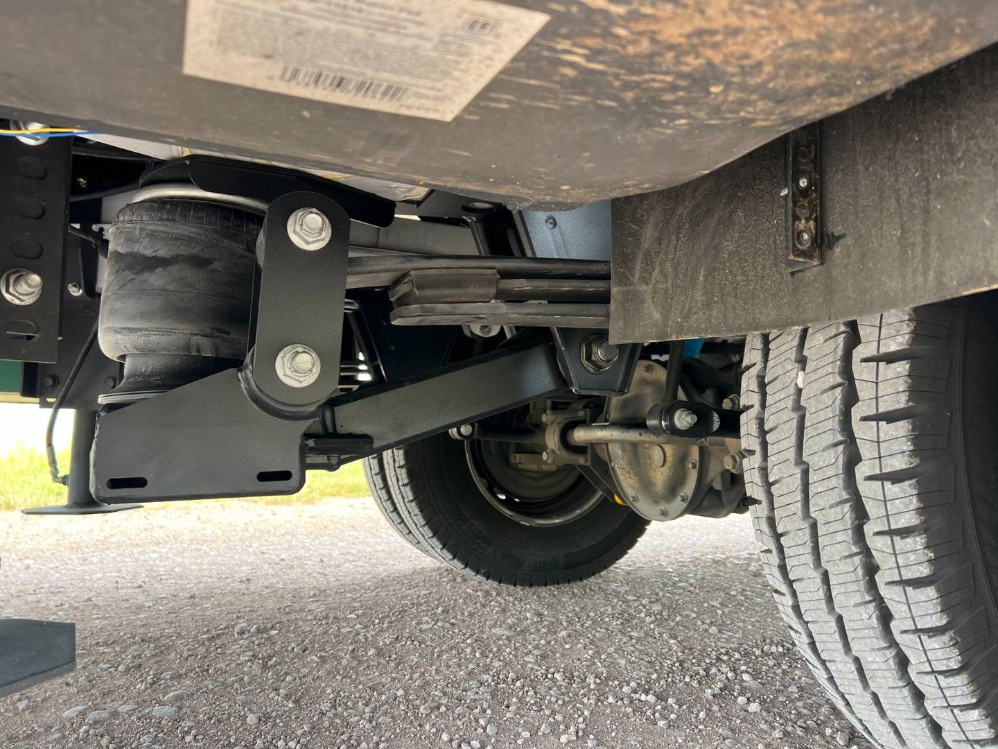 2014+ Mercedes-Benz Sprinter Van 3500 DRW – 2-Stage Rear Air Suspension