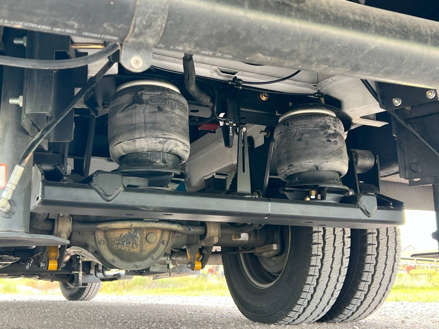 2014+ Mercedes-Benz Sprinter Van 3500 DRW – 2-Stage Rear Air Suspension