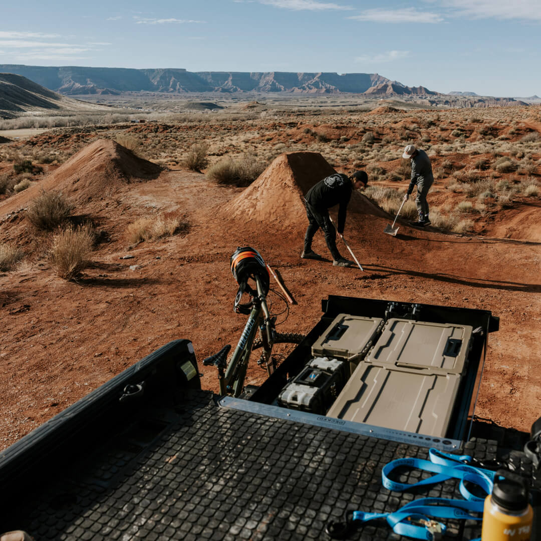 [A0077-BMYL-BLK, A0078-BMYS-BLK] A battle mat on Drawer System out in the desert.