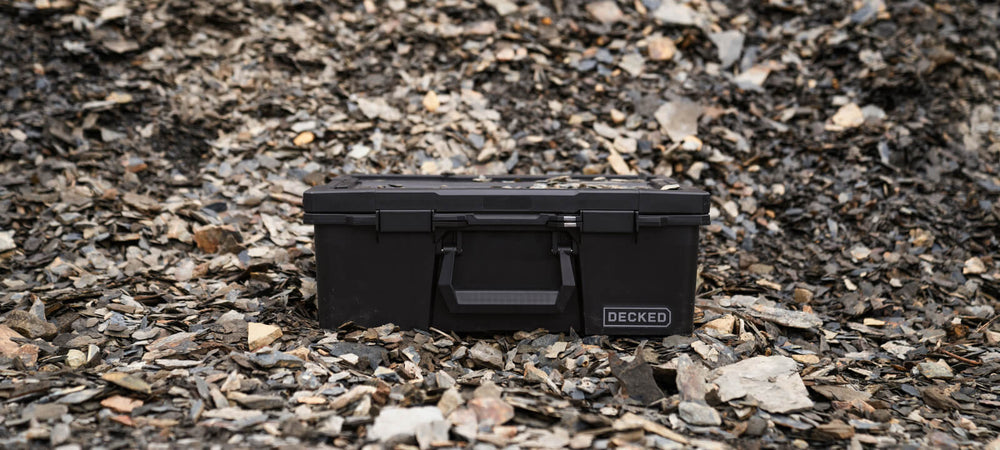[A0020-HRAK-BLK]@expanded Black Halfrack sitting in gravel.