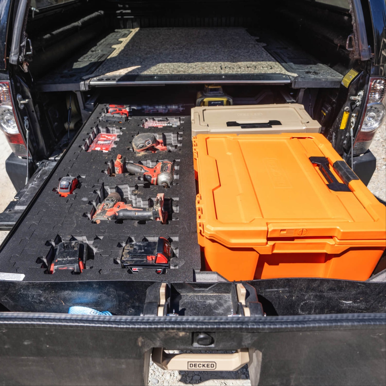 [A0152-PZFM-VYLG, A0153-PZFM-VYST] A Midsize truck's Piecekeeper PuzzleFoam inside of his DECKED Drawer.